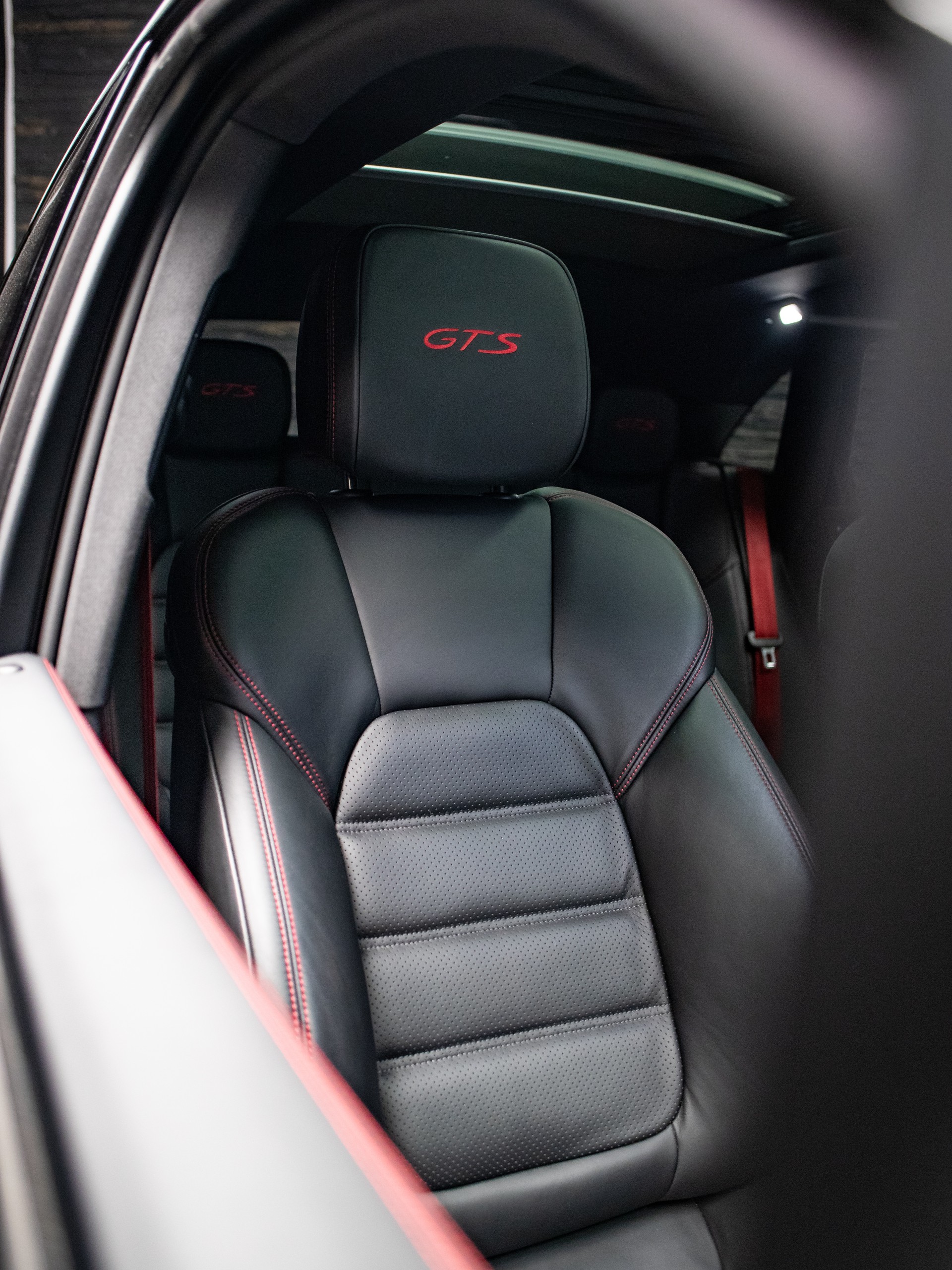 PORSCHE Macan GTS PDK-image-15
