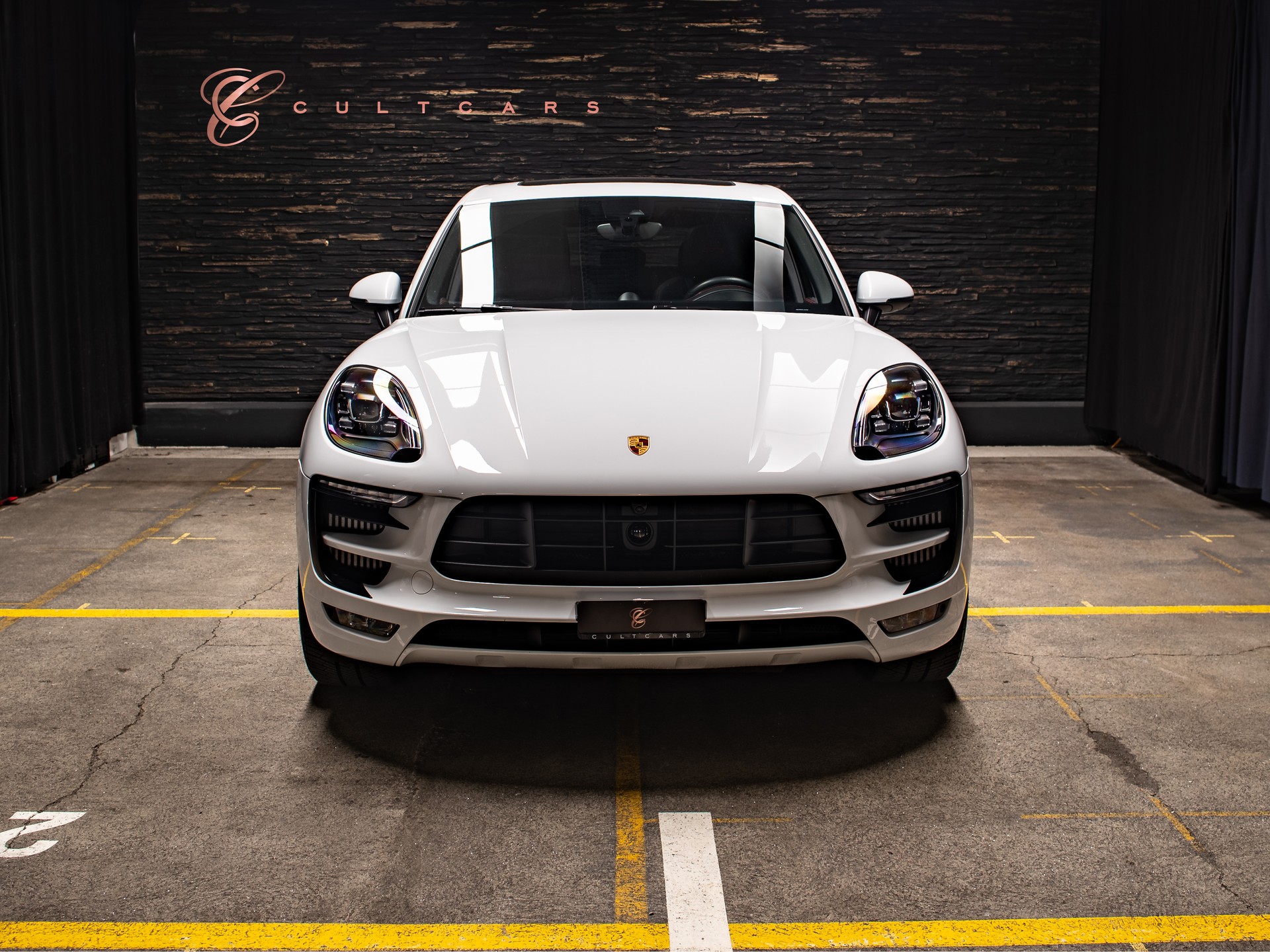 PORSCHE Macan GTS PDK-showroom-element-2