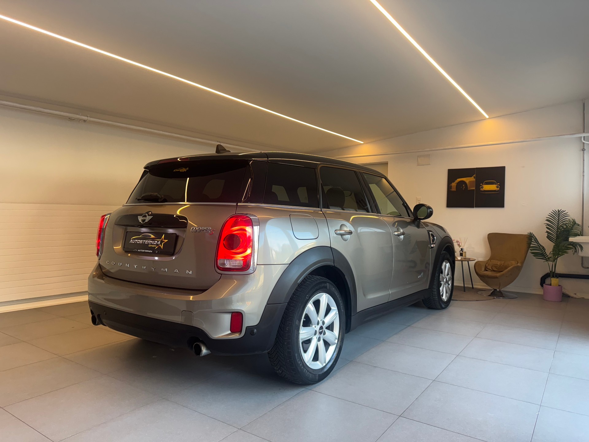 MINI Countryman Cooper S ALL4 Steptronic *CH-Fahrzeug*-image-5