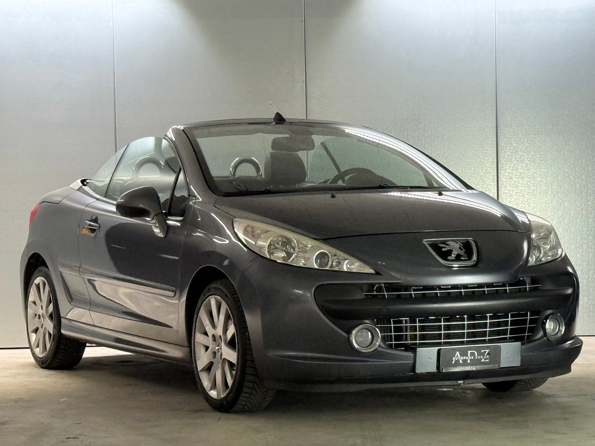 PEUGEOT 207 CC 1.6 16V Turbo Platinium Edition-image-2