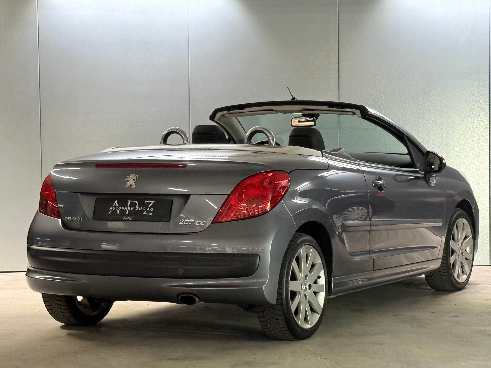 PEUGEOT 207 CC 1.6 16V Turbo Platinium Edition-image-4