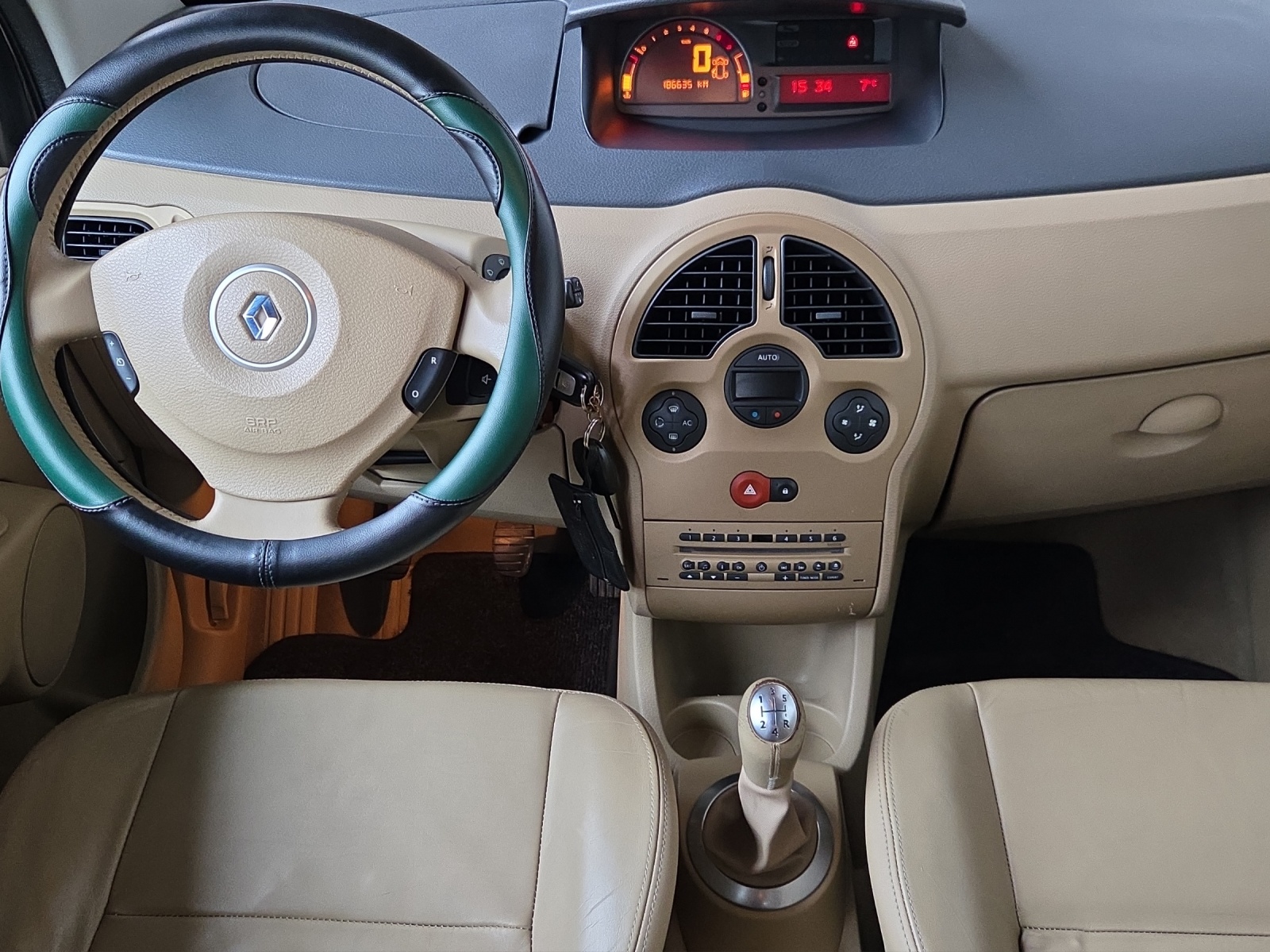 RENAULT Modus 1.6 16V Dynamique Luxe-image-9