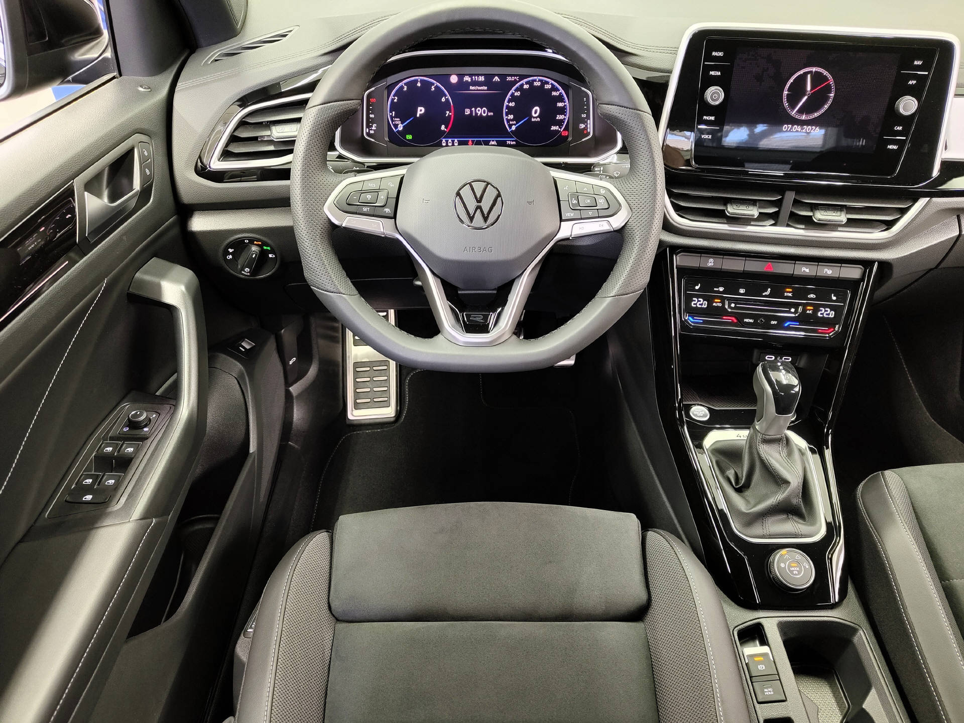 VW T-Roc 2.0 TSI R-Line DSG 4Motion-image-4