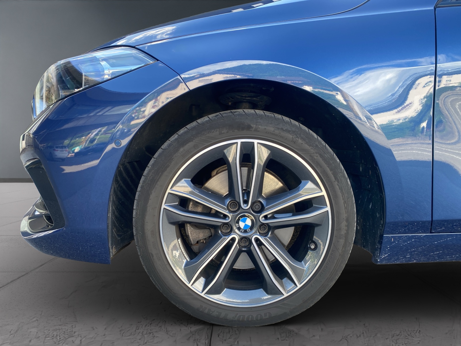 BMW 118i Sport Line-image-8