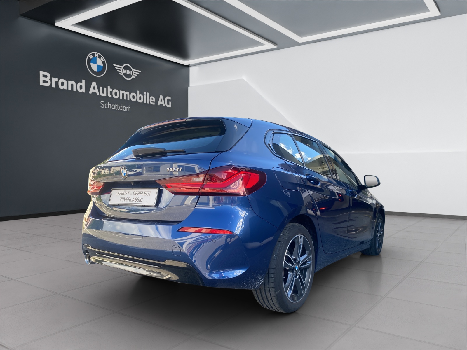 BMW 118i Sport Line-image-4