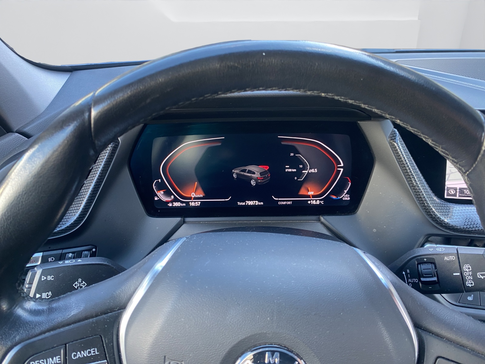 BMW 118i Sport Line-image-18
