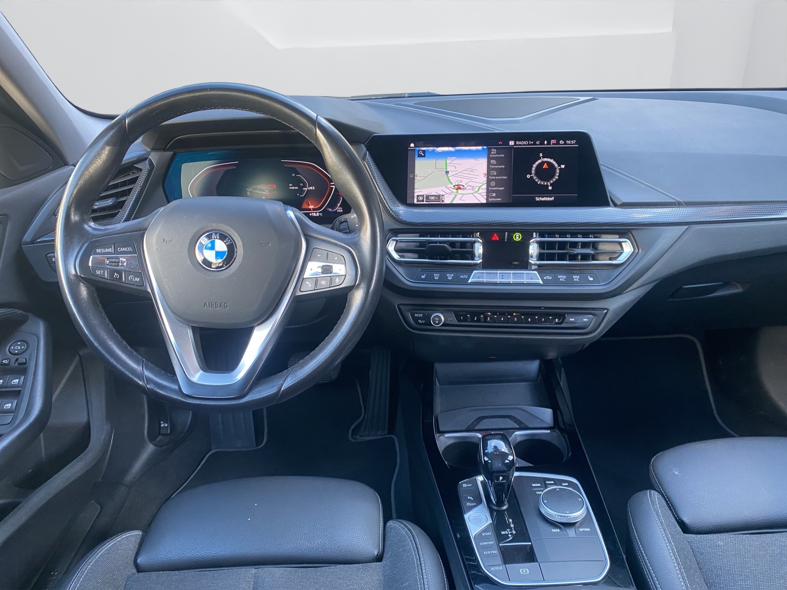 BMW 118i Sport Line-image-15