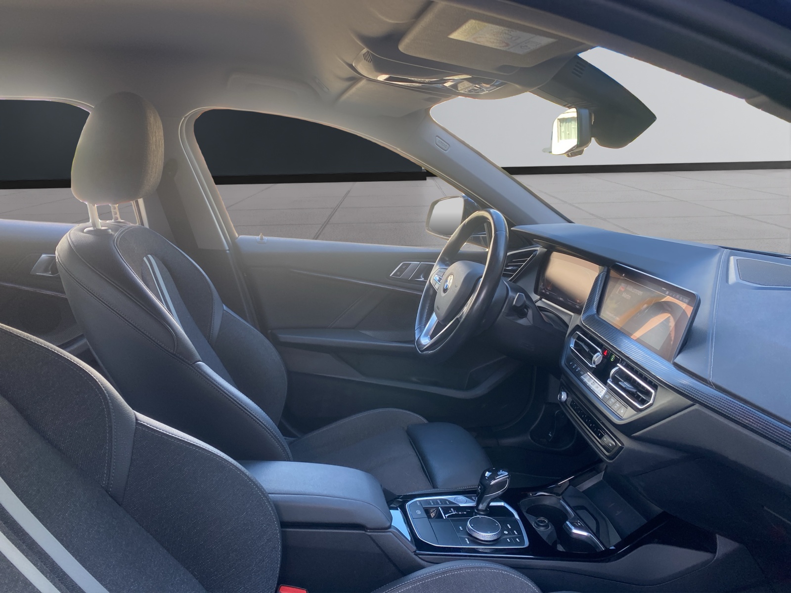 BMW 118i Sport Line-image-13