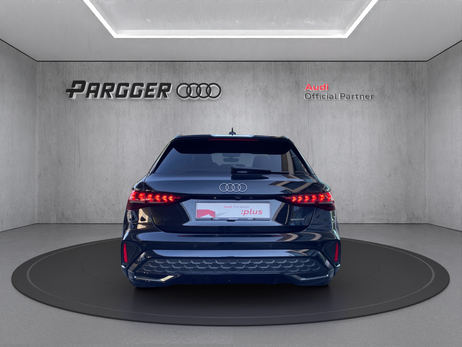 AUDI A3 Sportback TFSI 150 kW quattro S line S tronic-image-3
