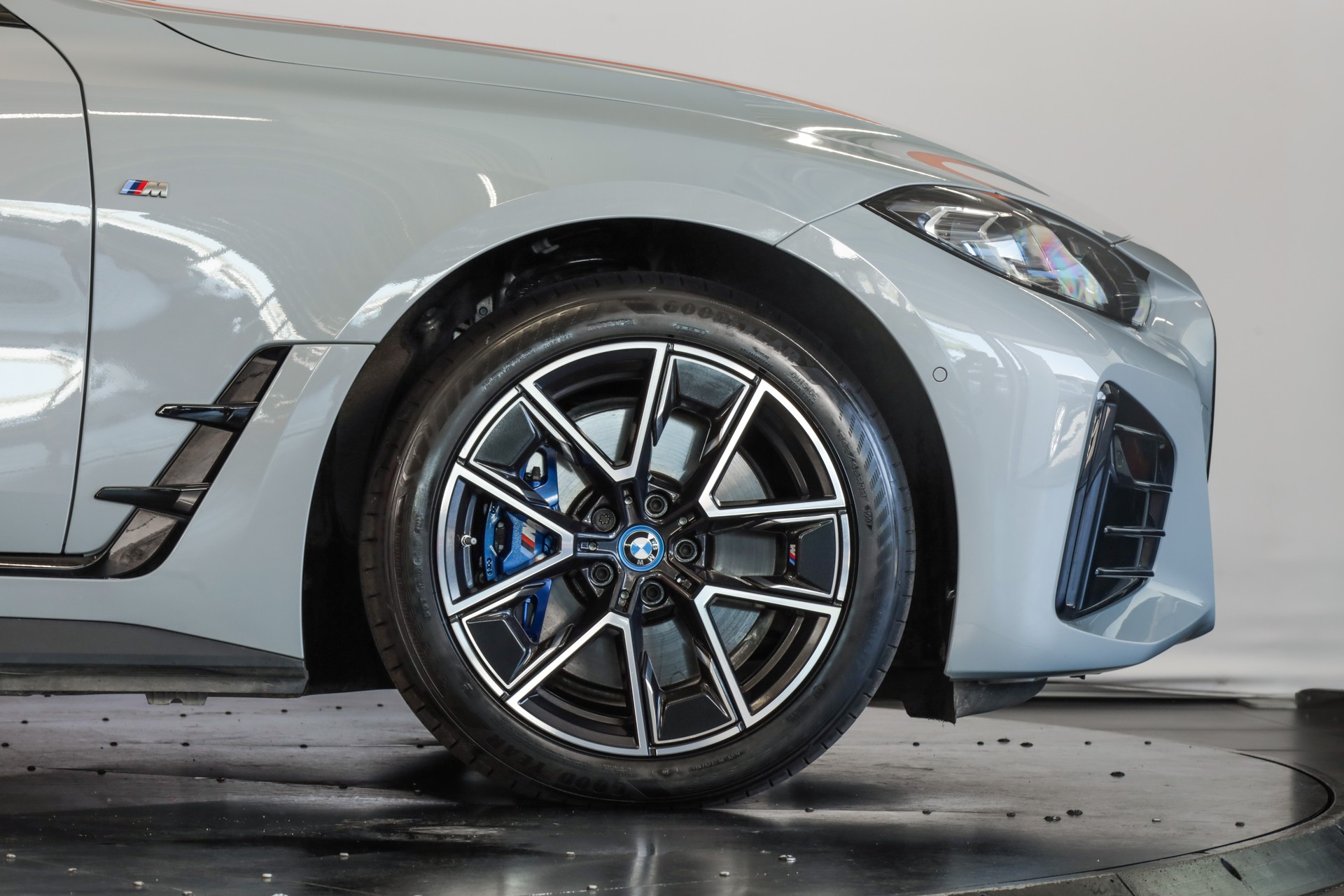 BMW i4 M50-image-7