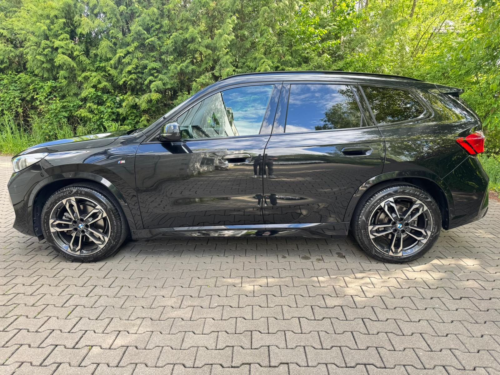 BMW X1 xDrive 23d 48V M Sport-showroom-element-1