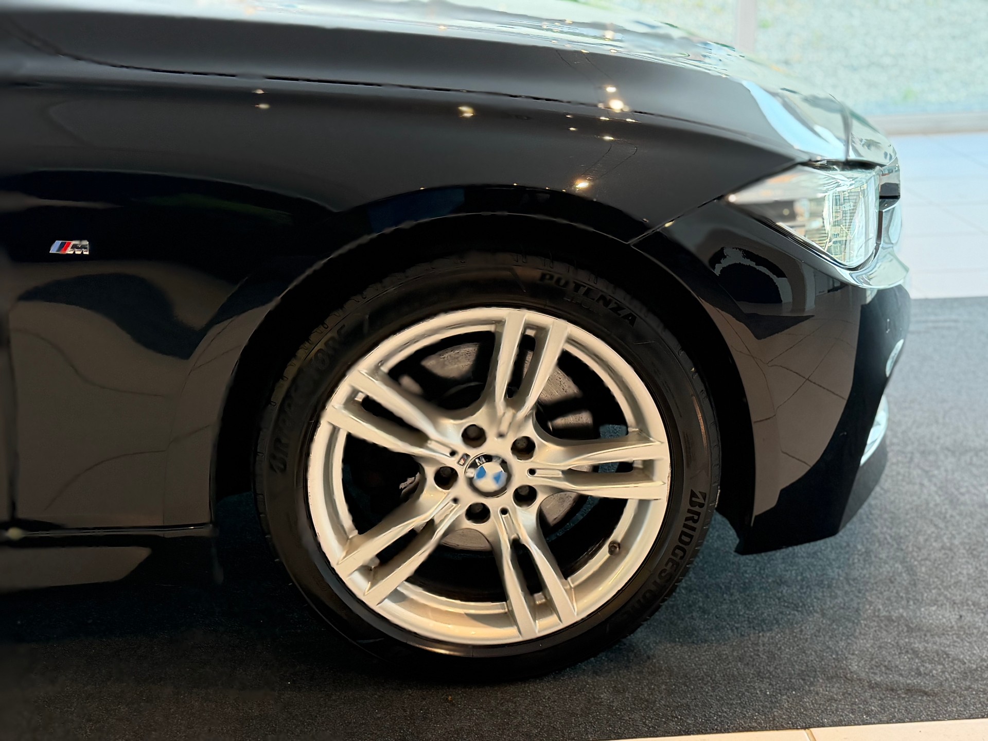 BMW 325d Touring M Sport Line Steptronic LCI **Frisch ab MFK & Service**-image-4