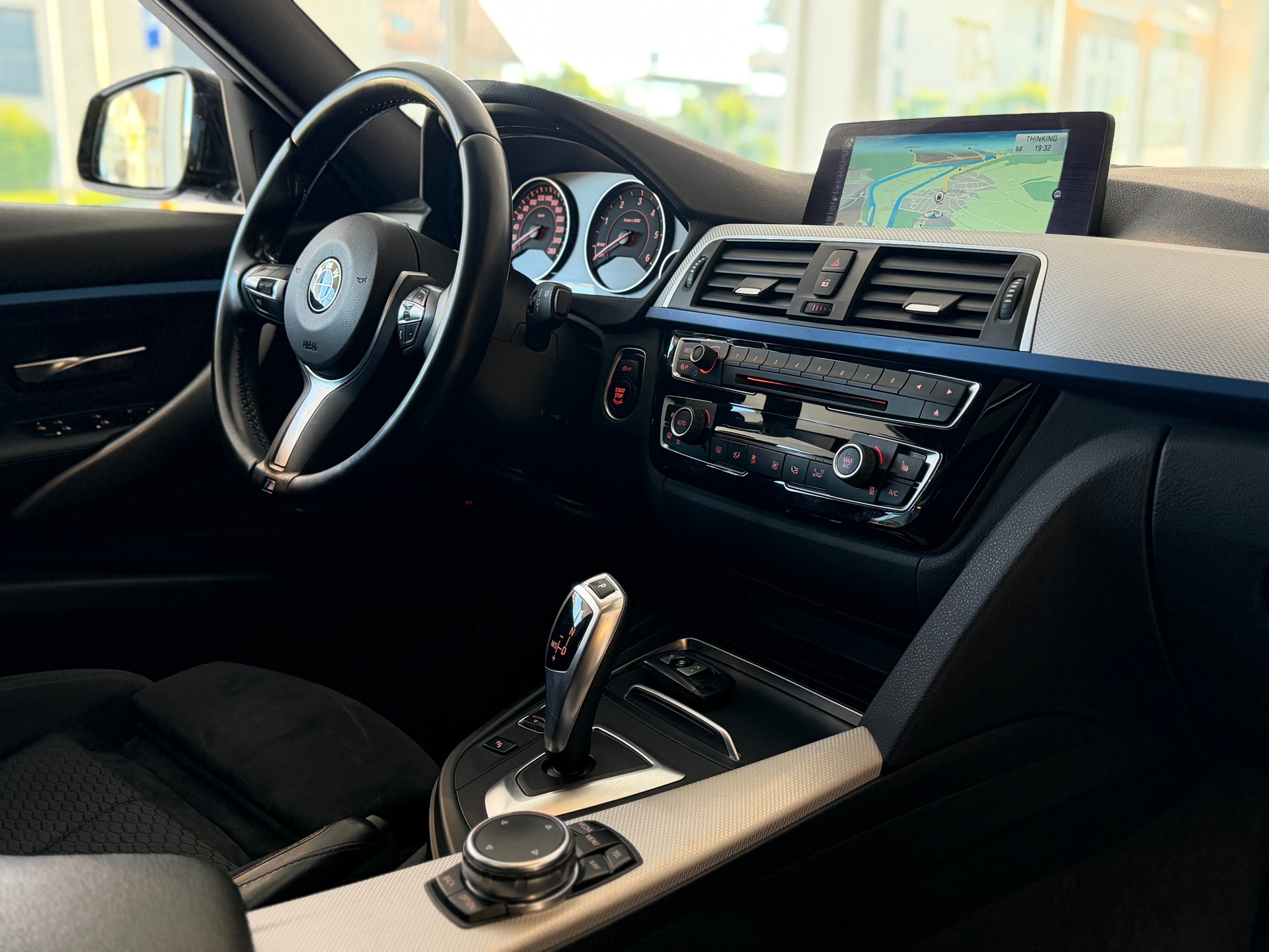 BMW 325d Touring M Sport Line Steptronic LCI **Frisch ab MFK & Service**-image-16