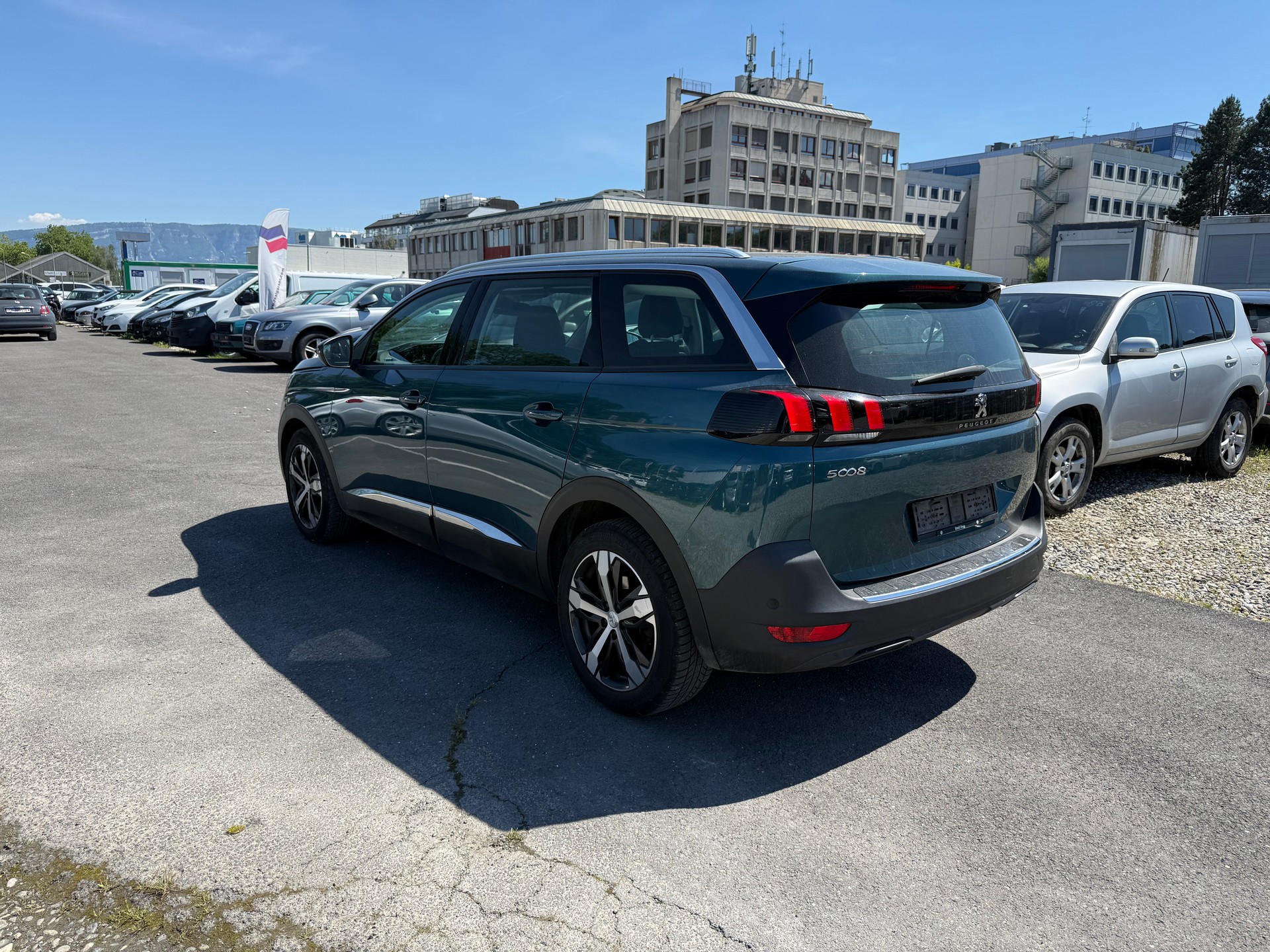 PEUGEOT 5008 1.5 BlueHDi Allure EAT-image-3