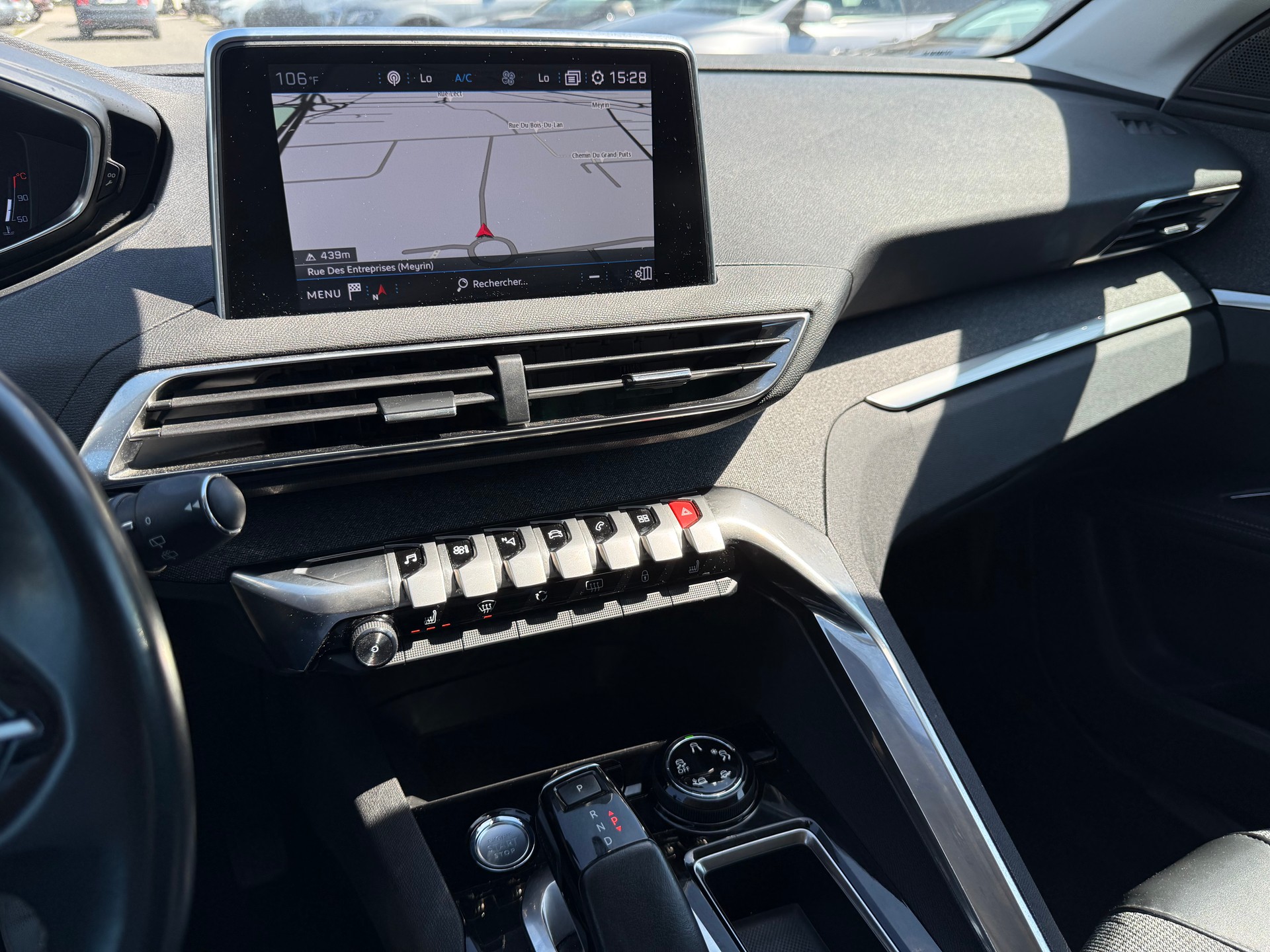 PEUGEOT 5008 1.5 BlueHDi Allure EAT-image-13