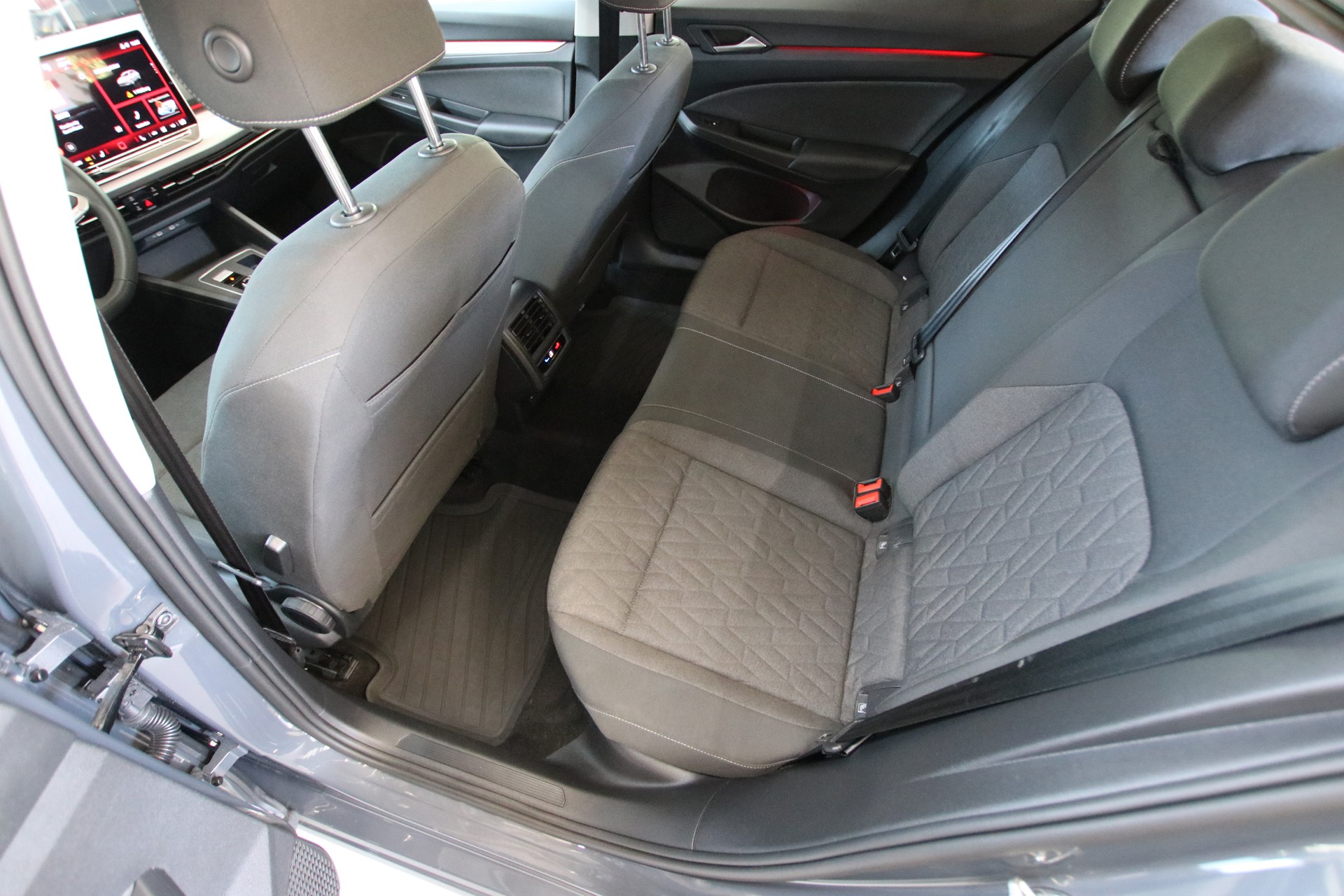 VW Golf Variant 1.5 eTSI mHEV Life *Werksgarantie bis 10.2029-image-10