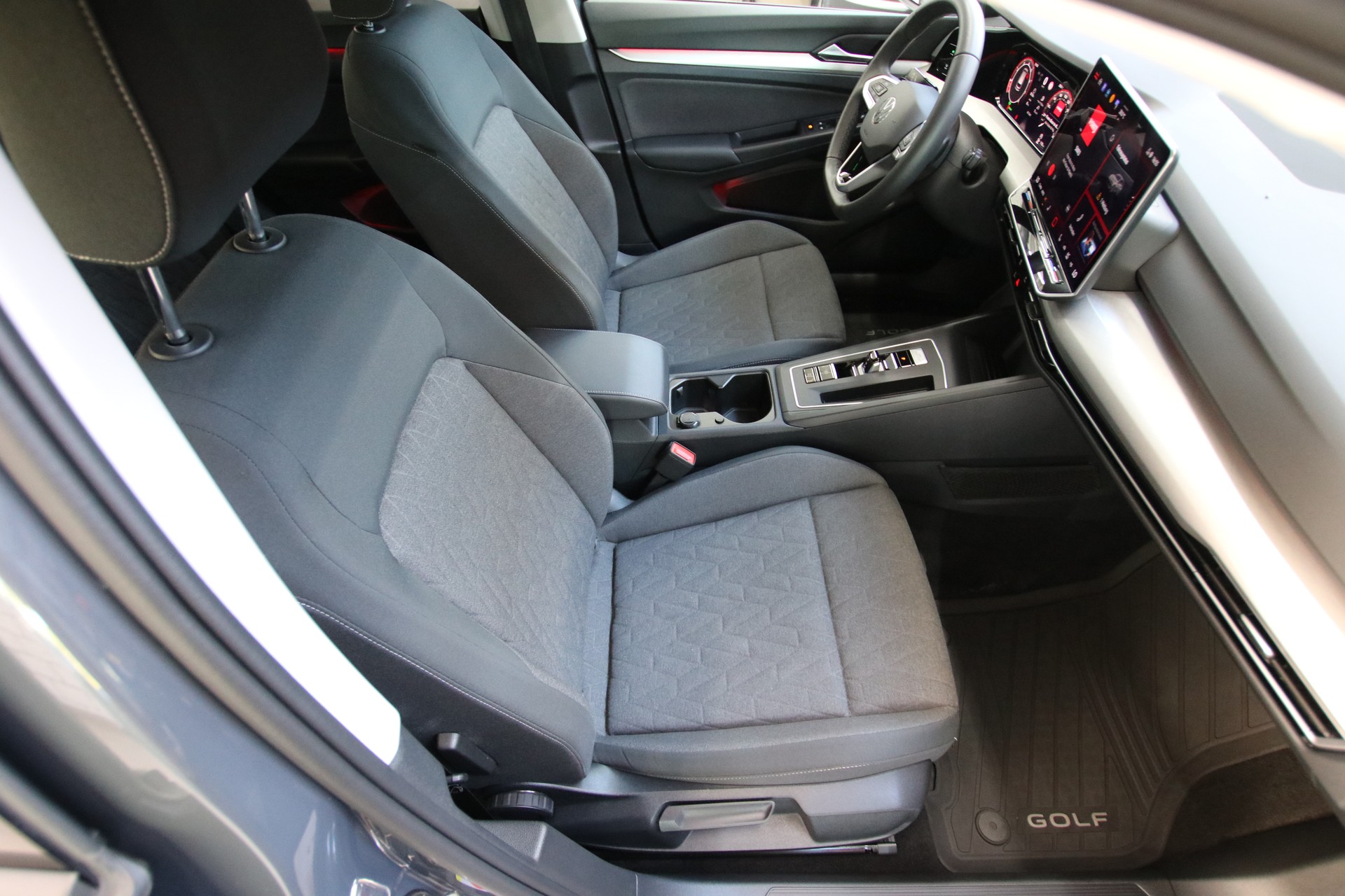 VW Golf Variant 1.5 eTSI mHEV Life *Werksgarantie bis 10.2029-image-13