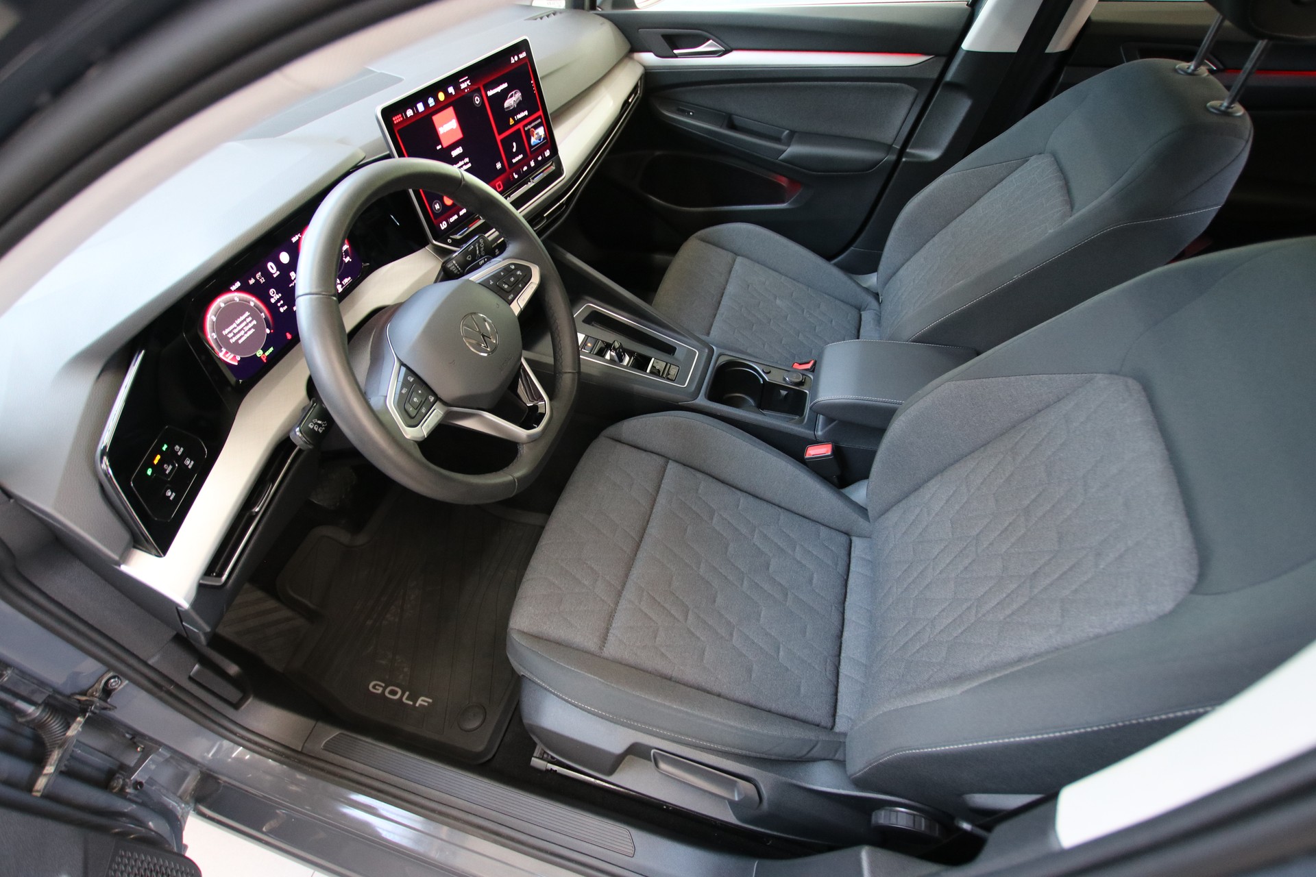 VW Golf Variant 1.5 eTSI mHEV Life *Werksgarantie bis 10.2029-image-9