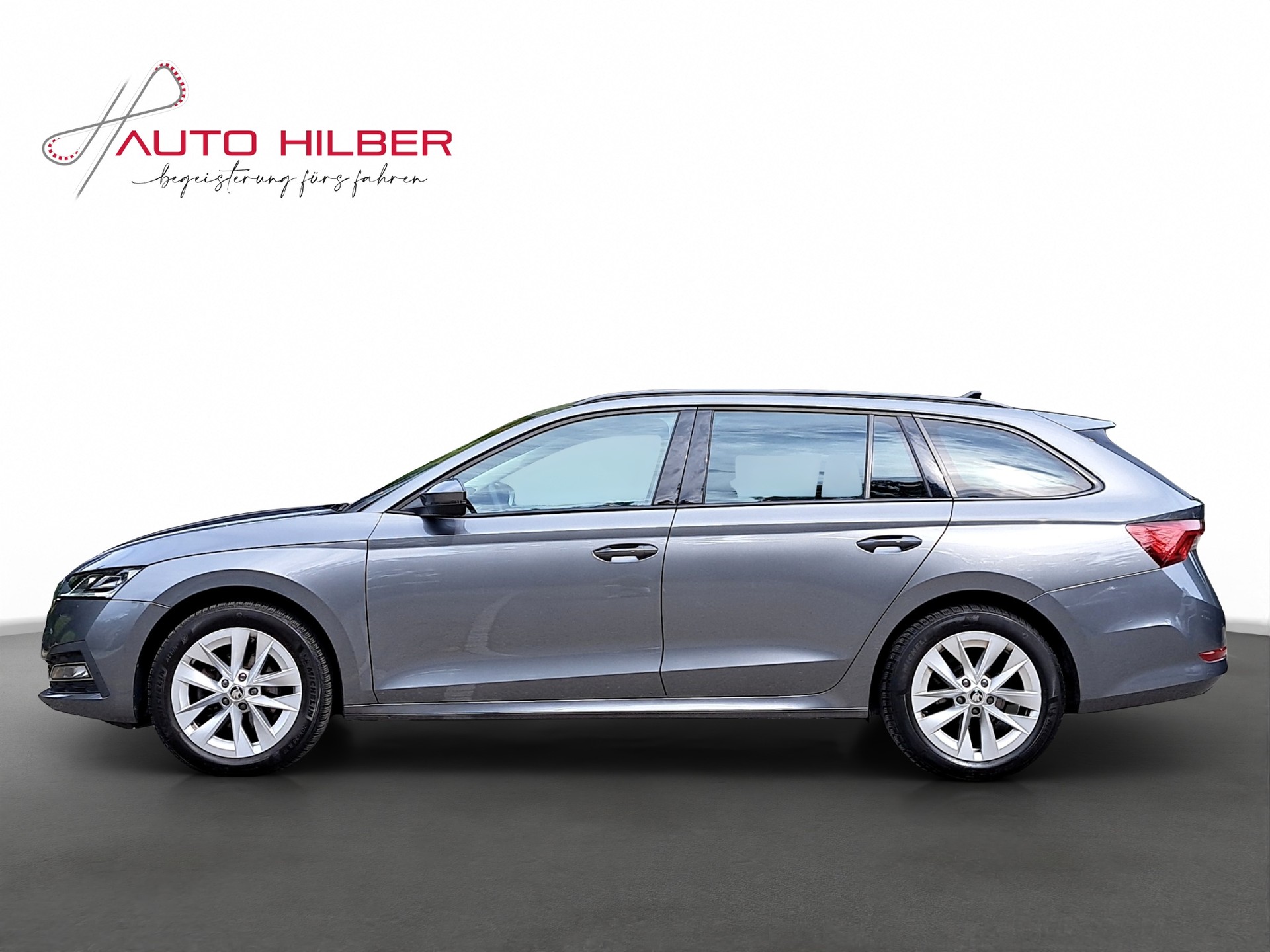 SKODA Octavia Combi 2.0 TDI DSG Style-image-2