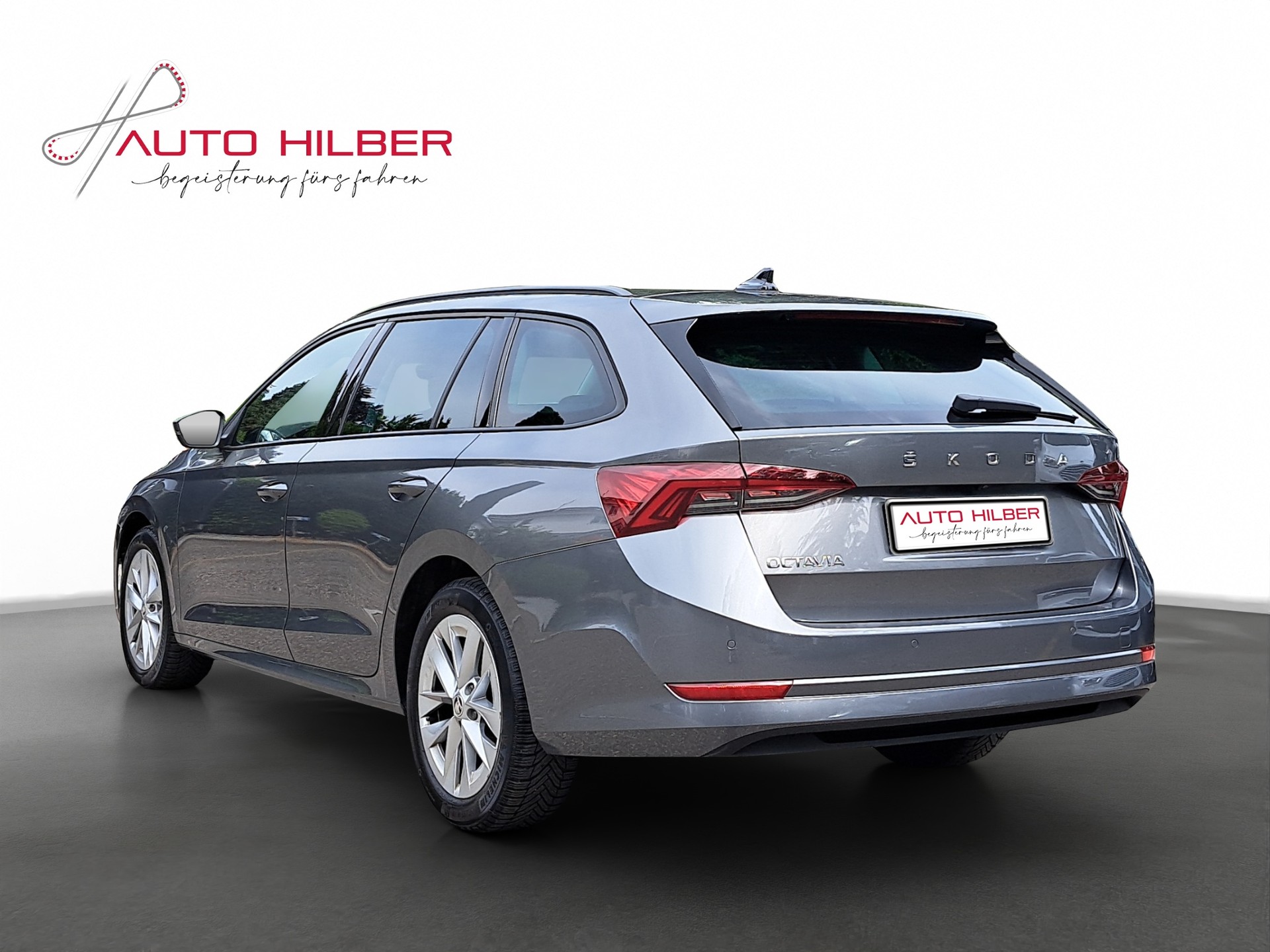 SKODA Octavia Combi 2.0 TDI DSG Style-image-3