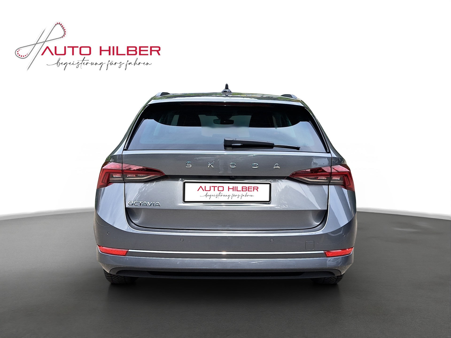 SKODA Octavia Combi 2.0 TDI DSG Style-image-4