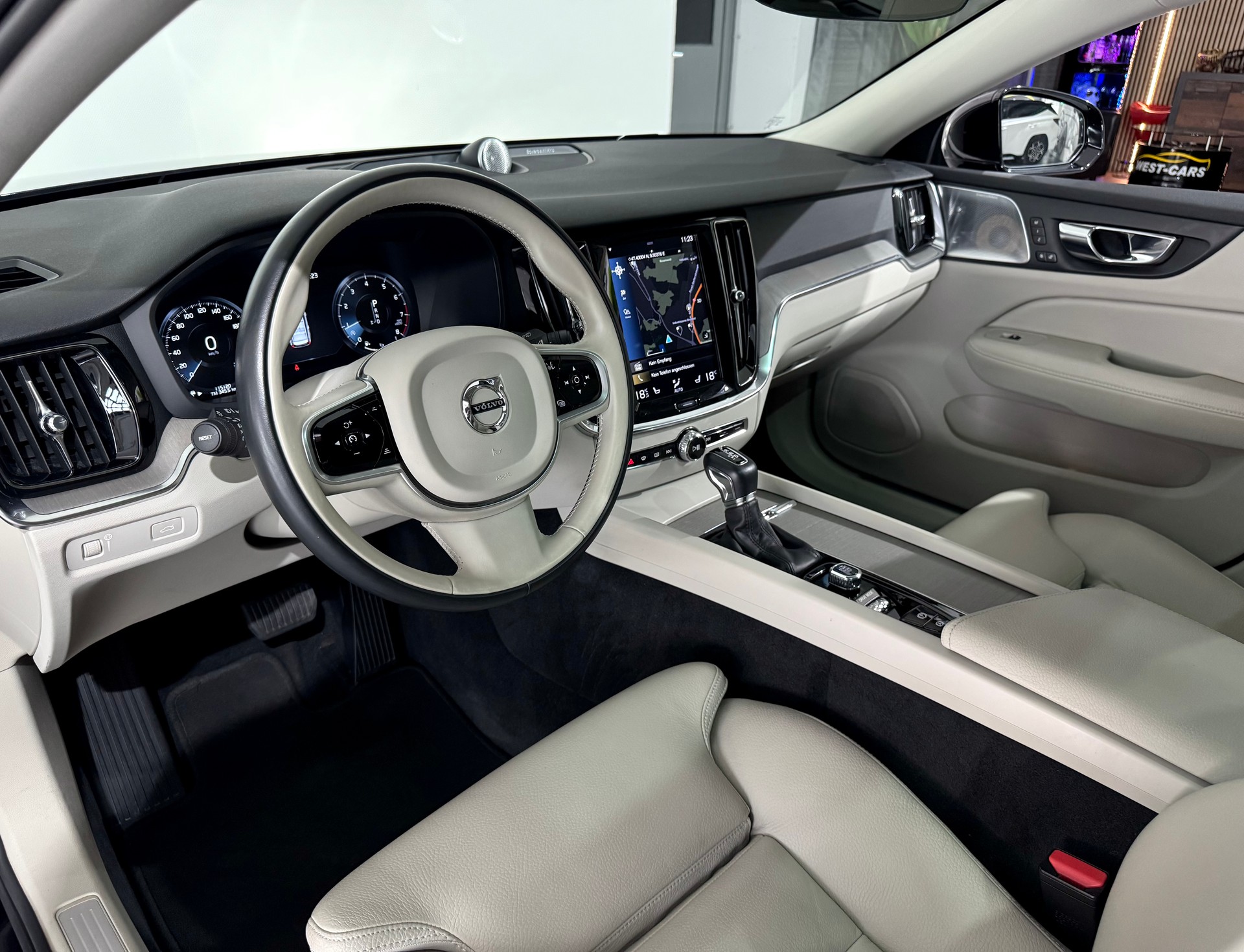 VOLVO V60 T6 AWD Inscription Geartronic-image-9