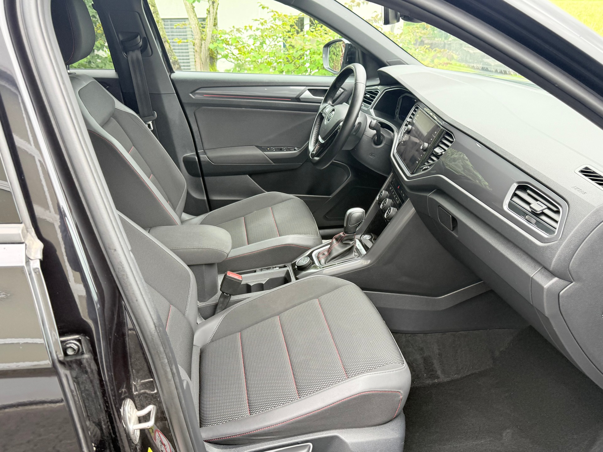VW T-Roc 2.0 TSI Sport DSG 4Motion-image-13