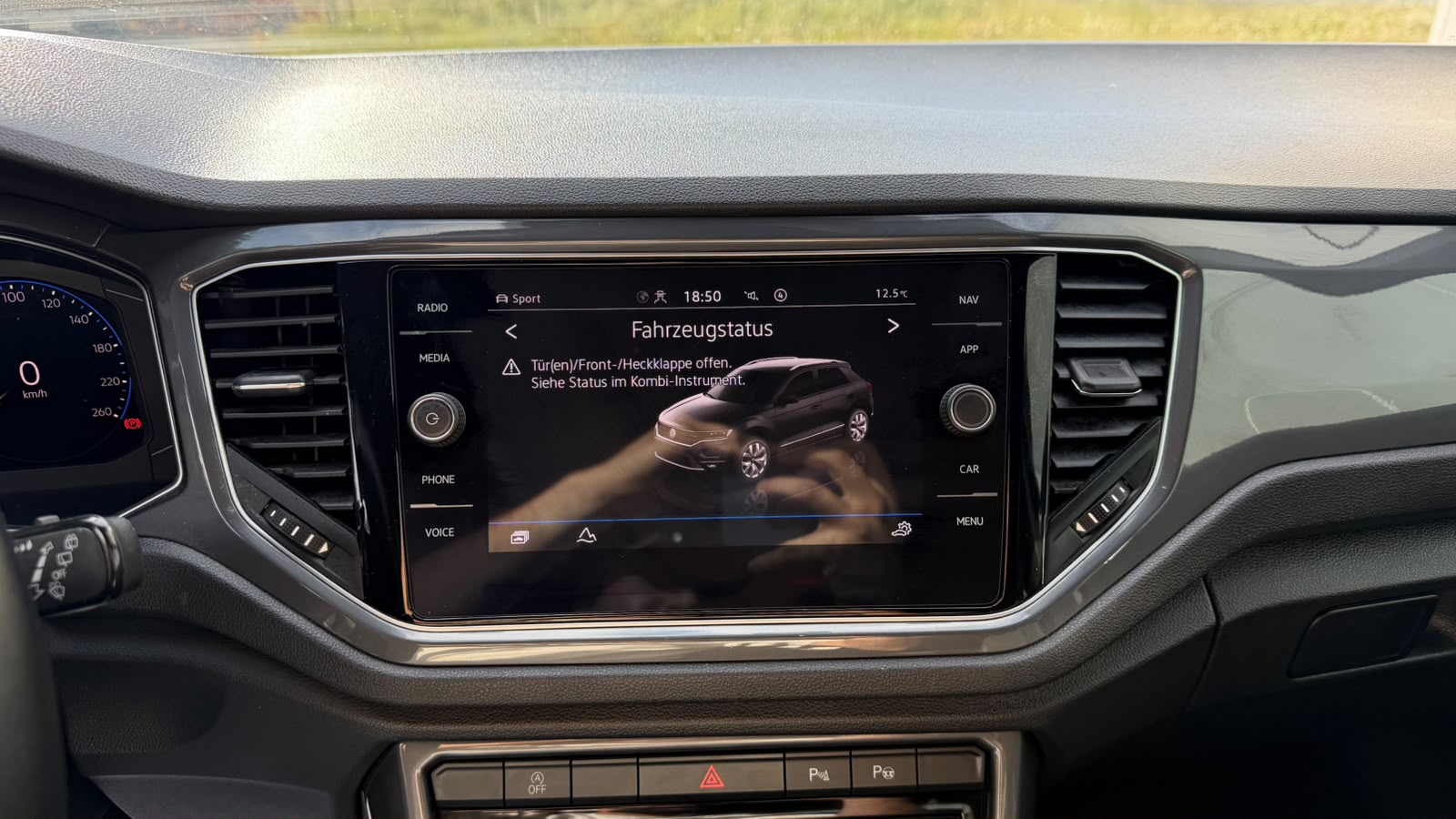 VW T-Roc 2.0 TSI Sport DSG 4Motion-image-18