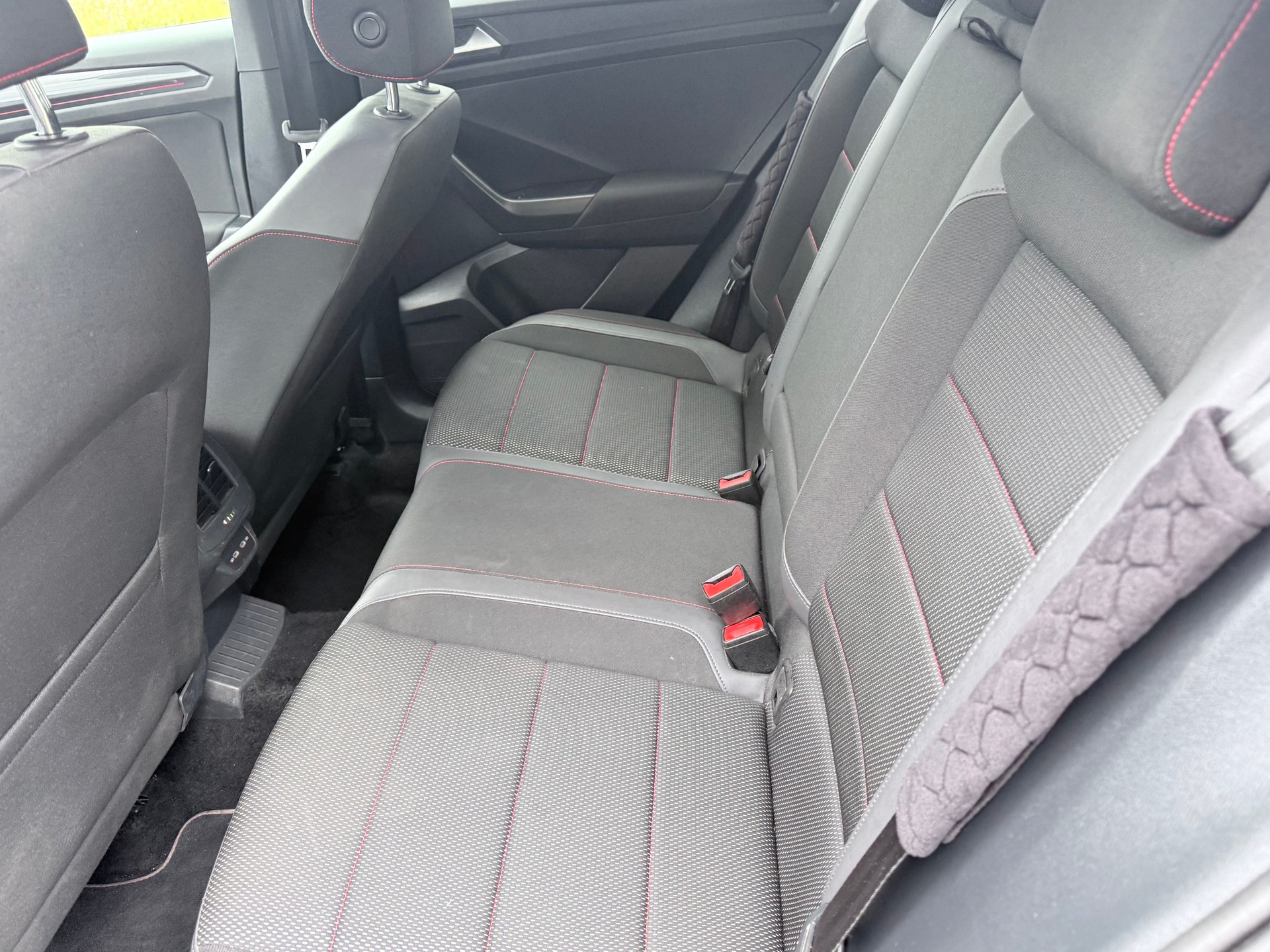 VW T-Roc 2.0 TSI Sport DSG 4Motion-image-15