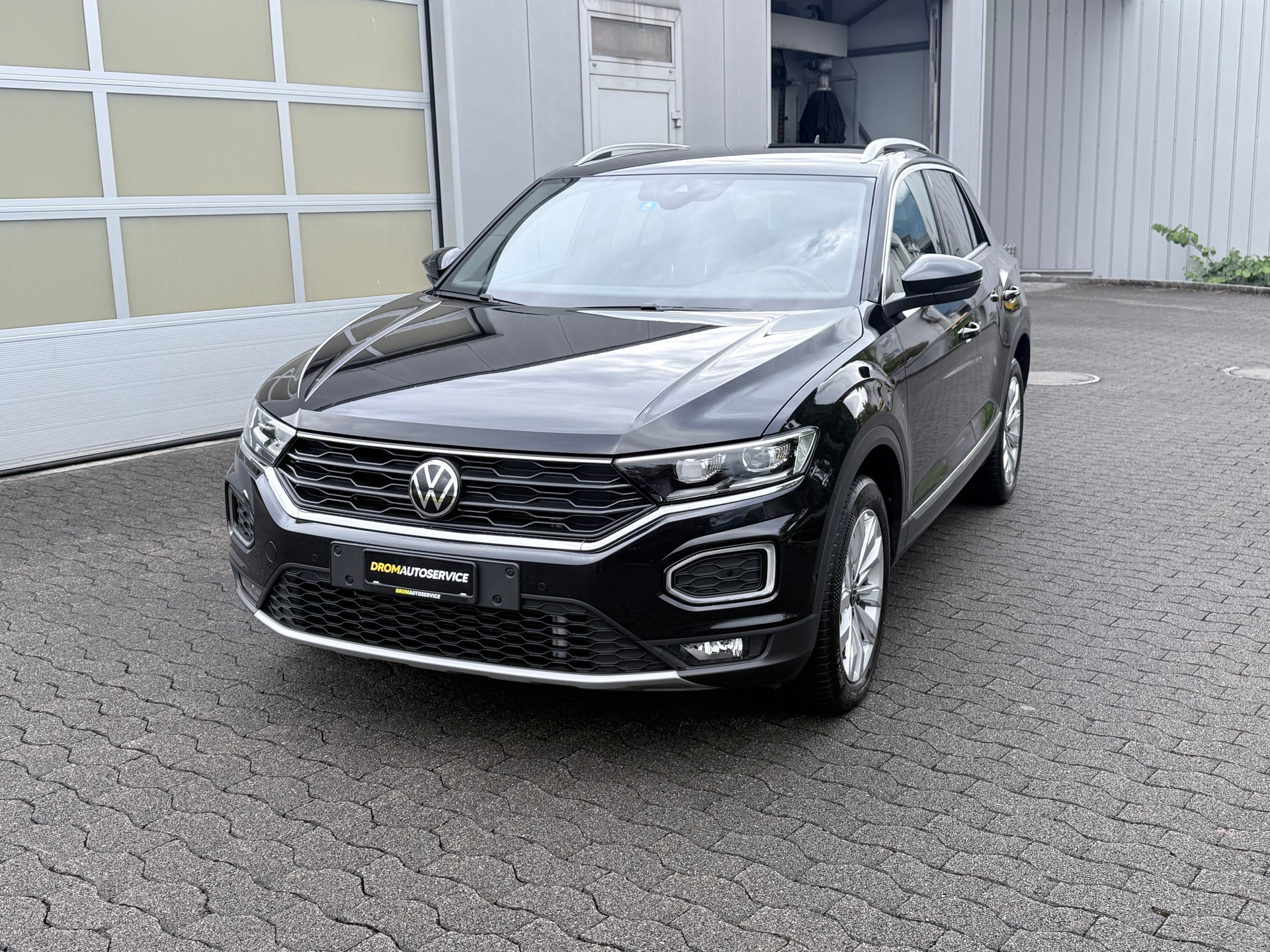 VW T-Roc 2.0 TSI Sport DSG 4Motion-image-4