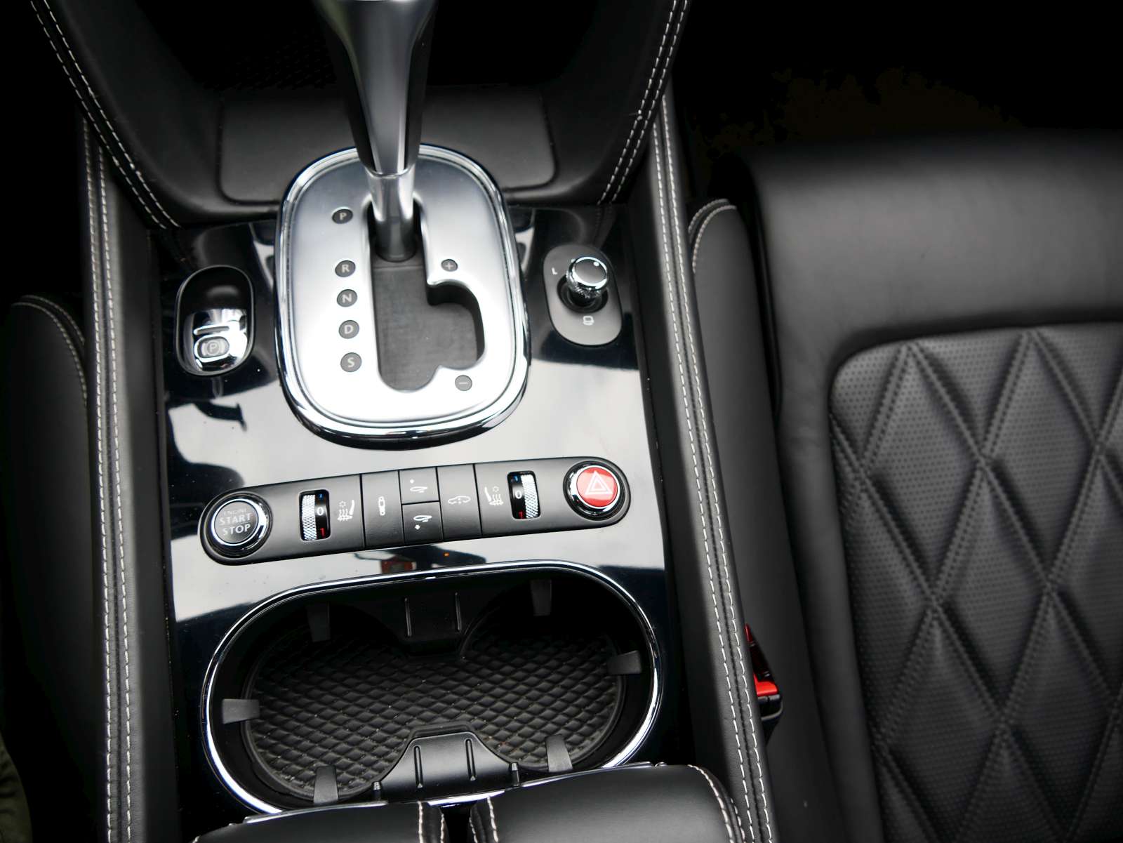 BENTLEY Continental GT 4.0 V8-image-12