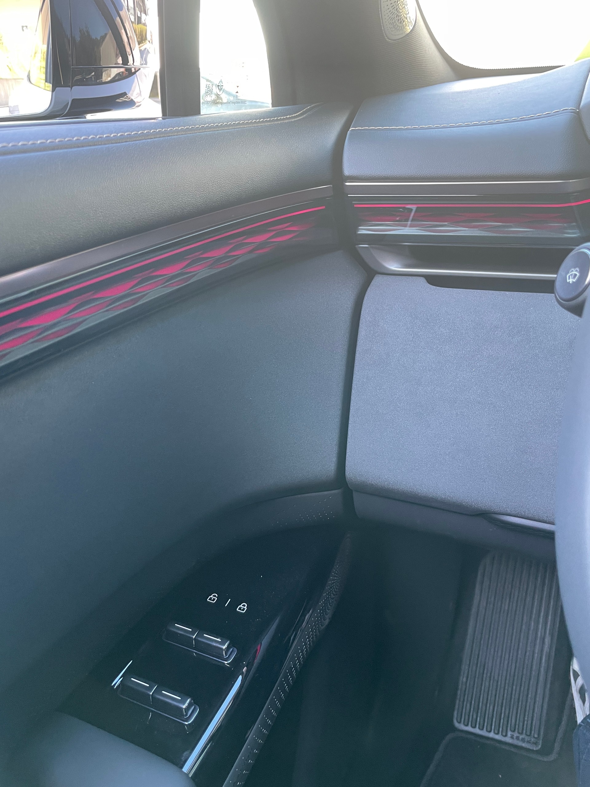 ZEEKR 7X Privilege AWD 100kWh mit Comfort inkl. Cockpit Paket-image-20