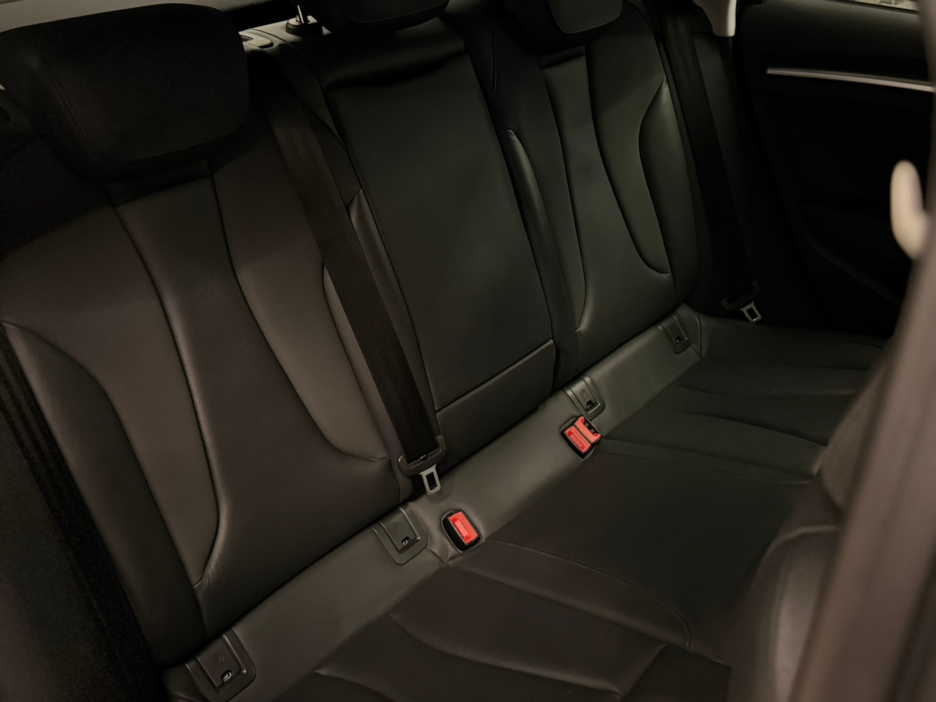 AUDI A3 Sportback 1.8 TFSI Ambition quattro S-tronic-image-16