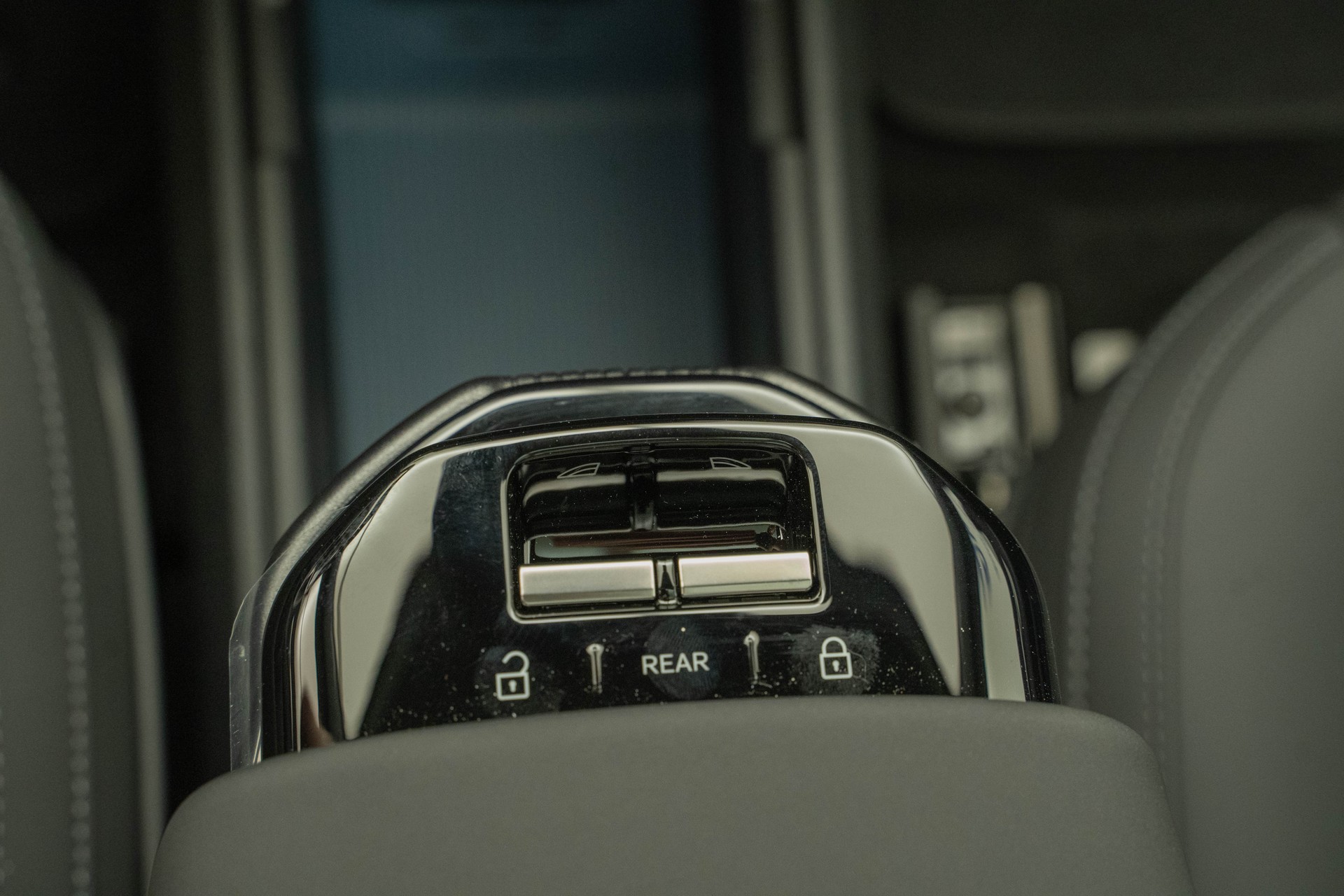 VOLVO EX30 CC E60 Twin Performance AWD-image-13