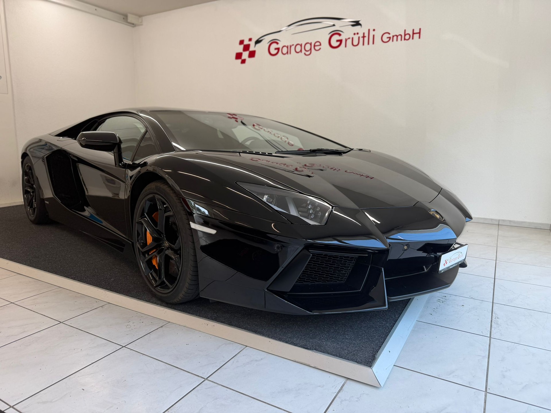 LAMBORGHINI Aventador LP700-4 Coupé E-Gear
