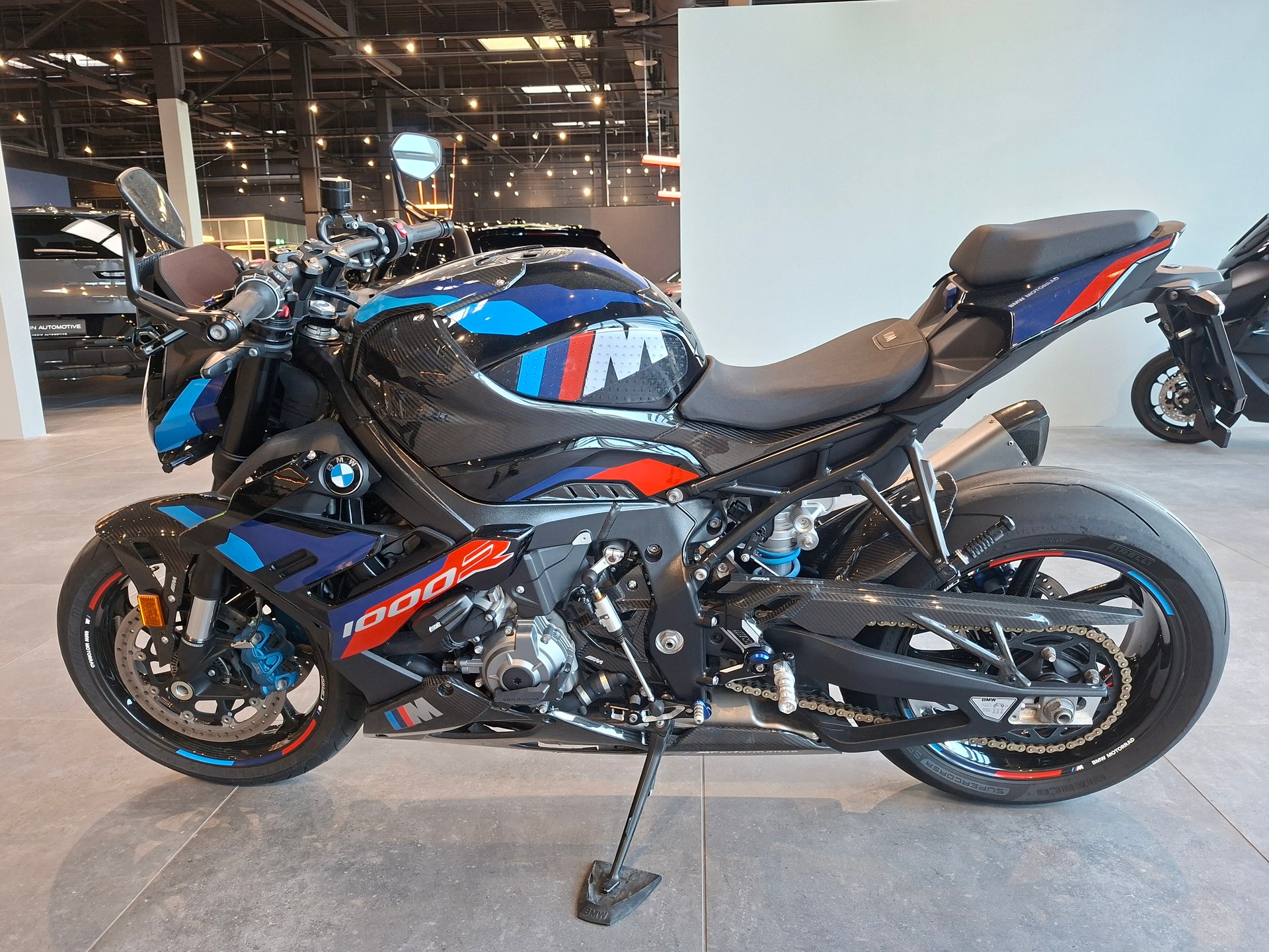 BMW M 1000 R-image-1