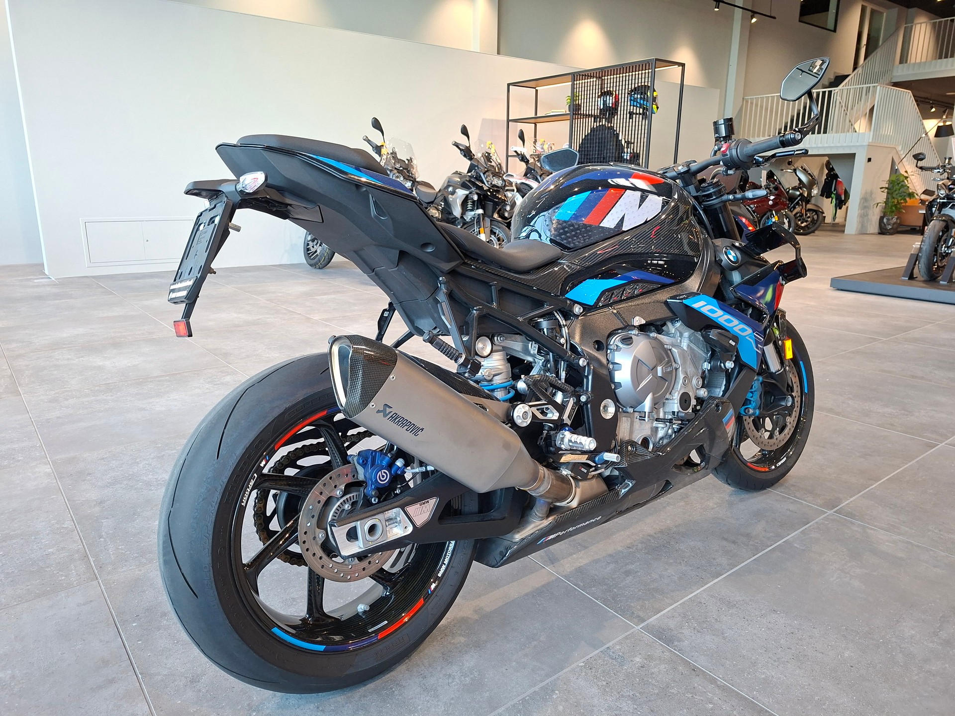 BMW M 1000 R-image-4
