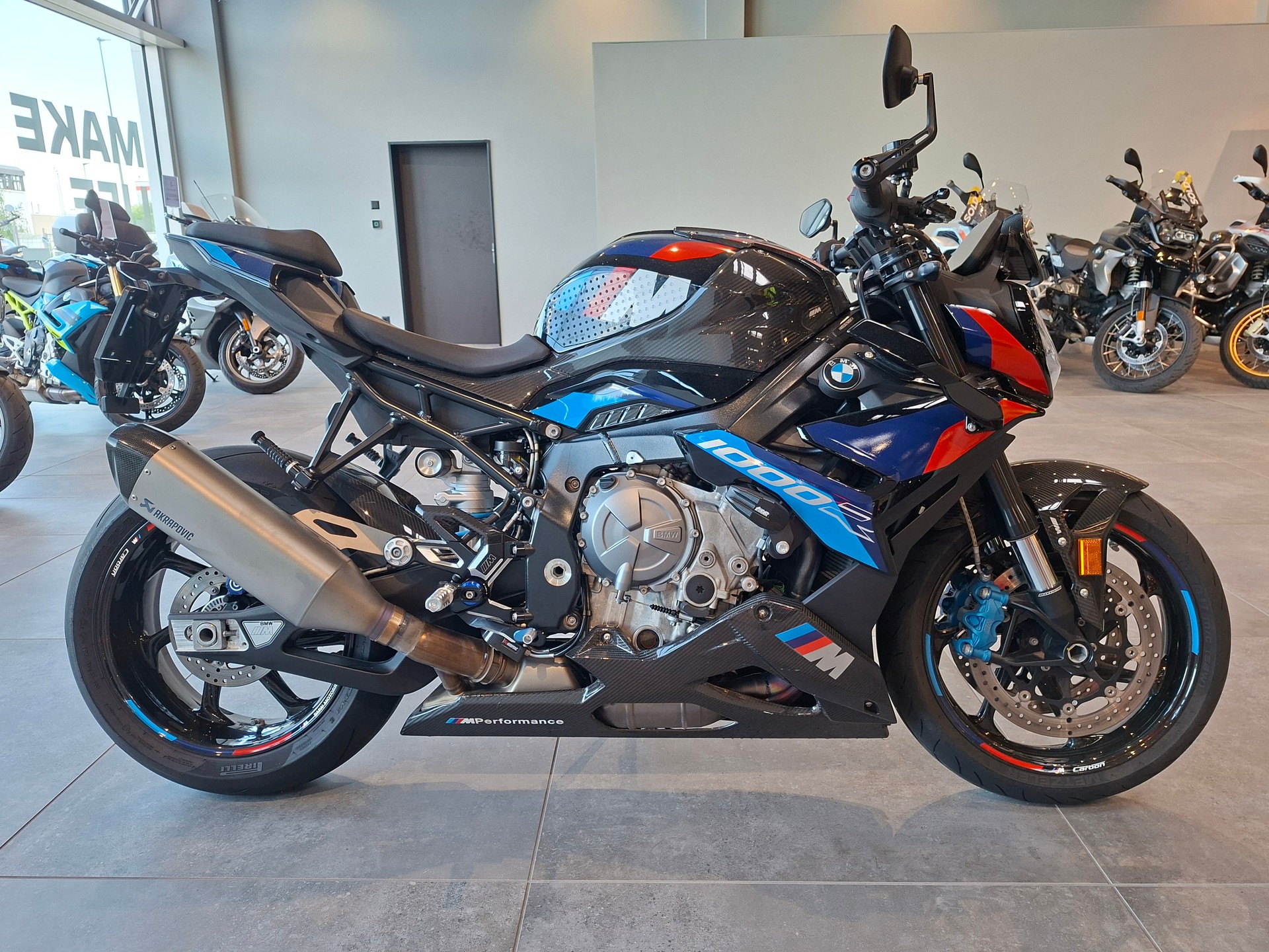 BMW M 1000 R-image-0