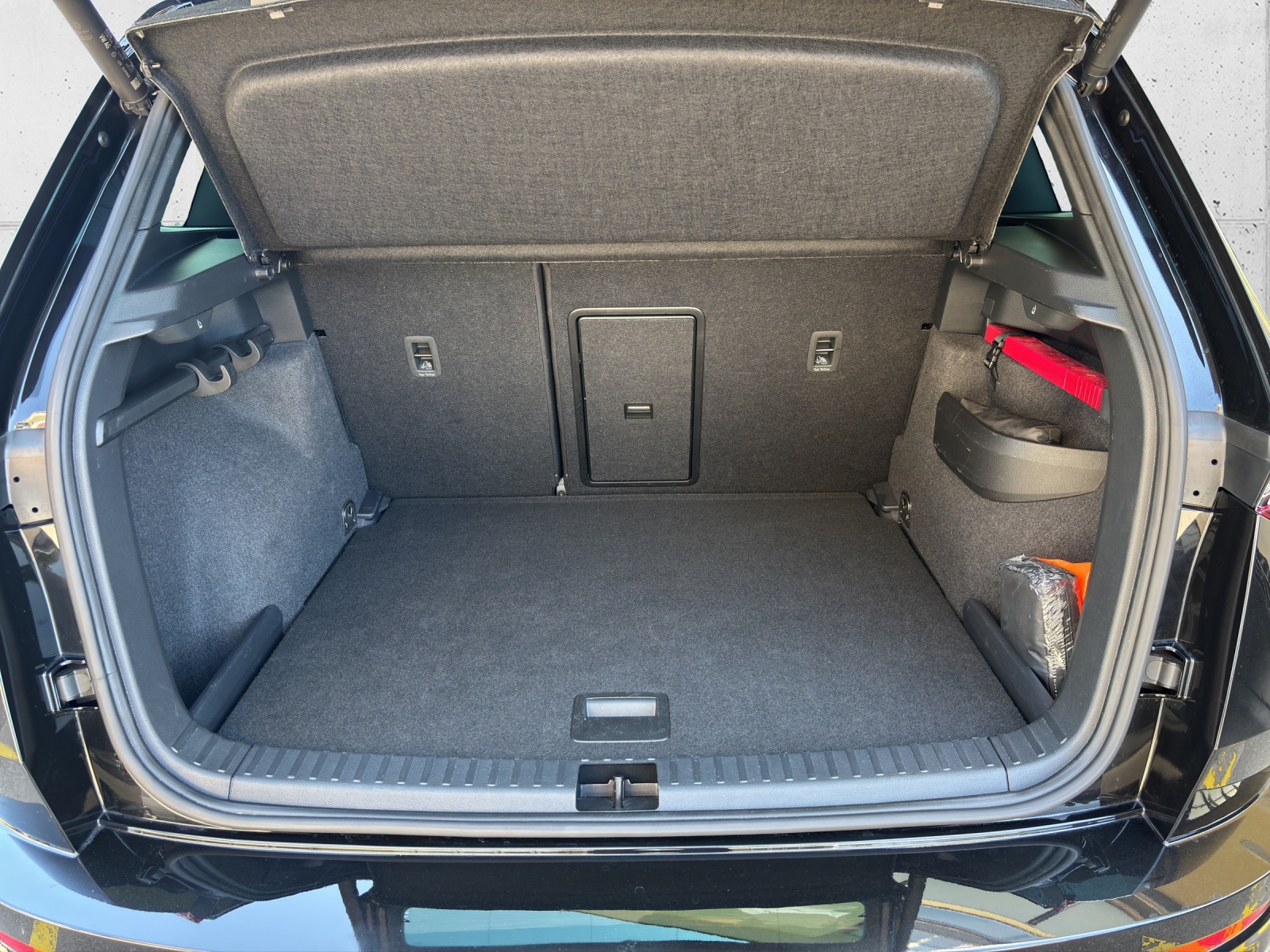 SKODA Karoq 1.5 TSI SportLine DSG mit AHK & Rückfahrkamera-image-12