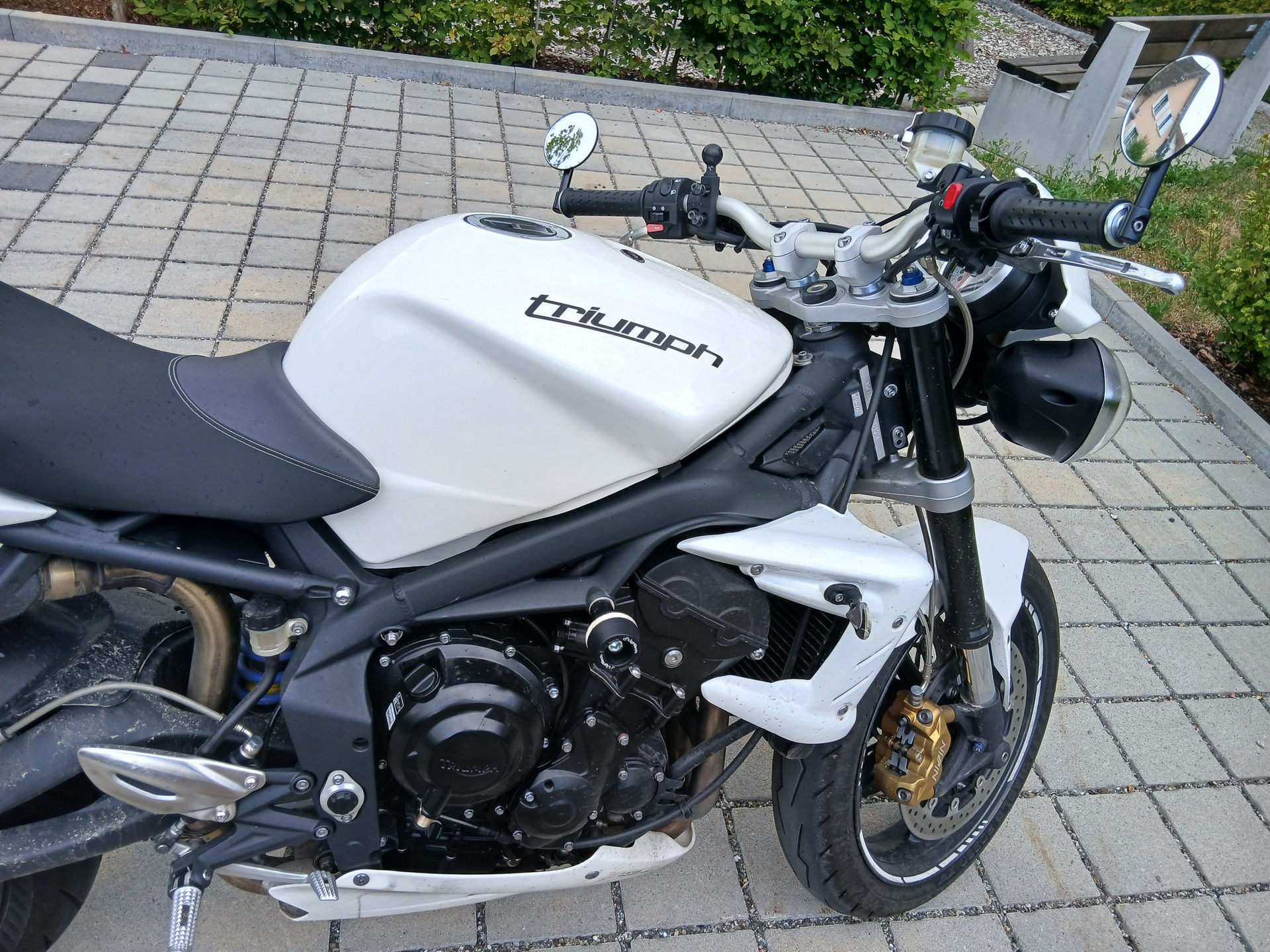 TRIUMPH Street Triple R 675-image-2