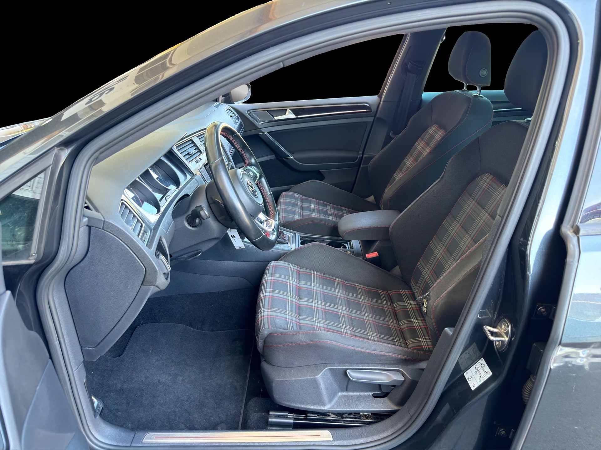 VW Golf 2.0 TSI GTI Performance DSG-image-7