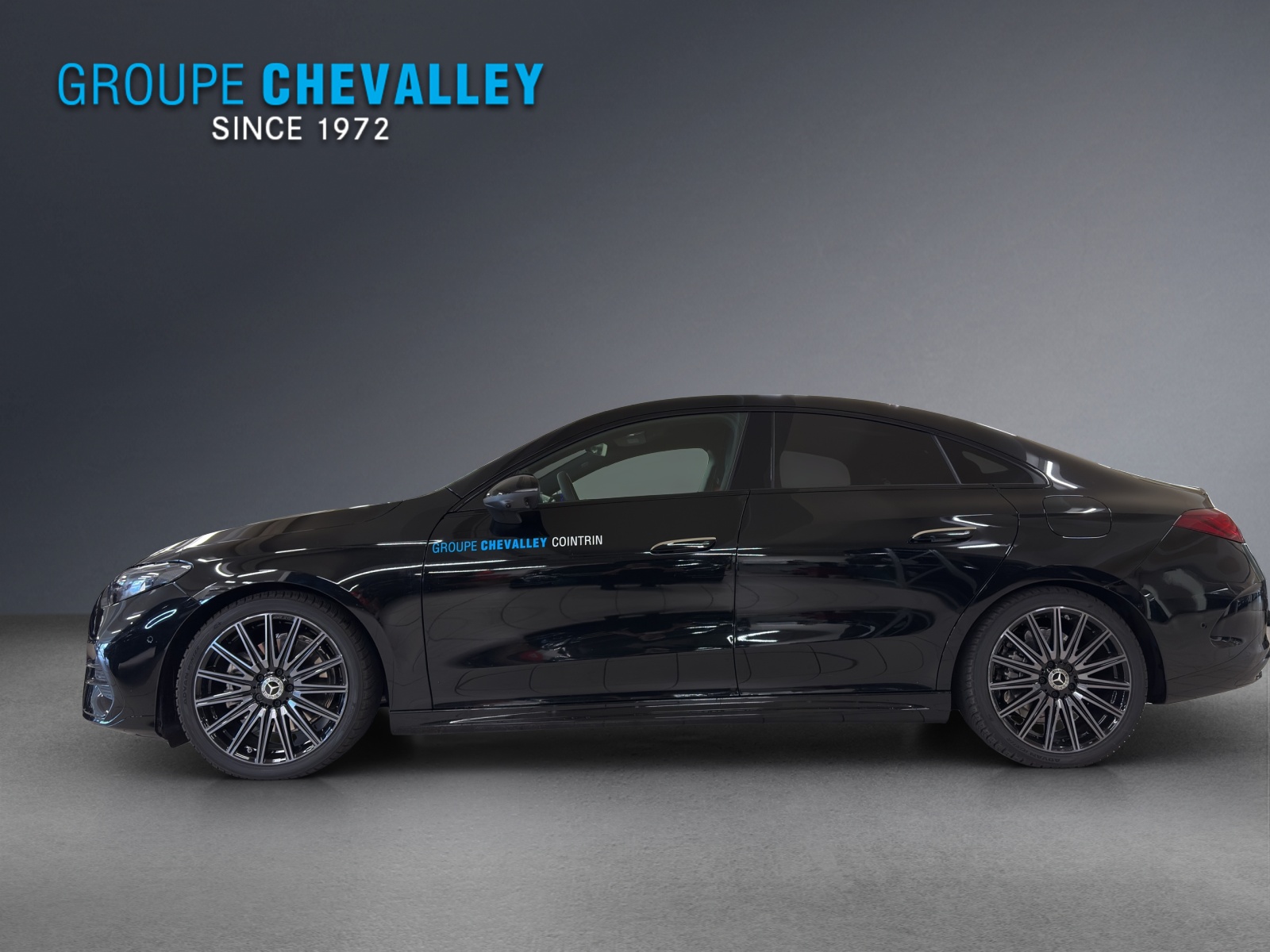 MERCEDES-BENZ CLA 220 4M-showroom-element-1