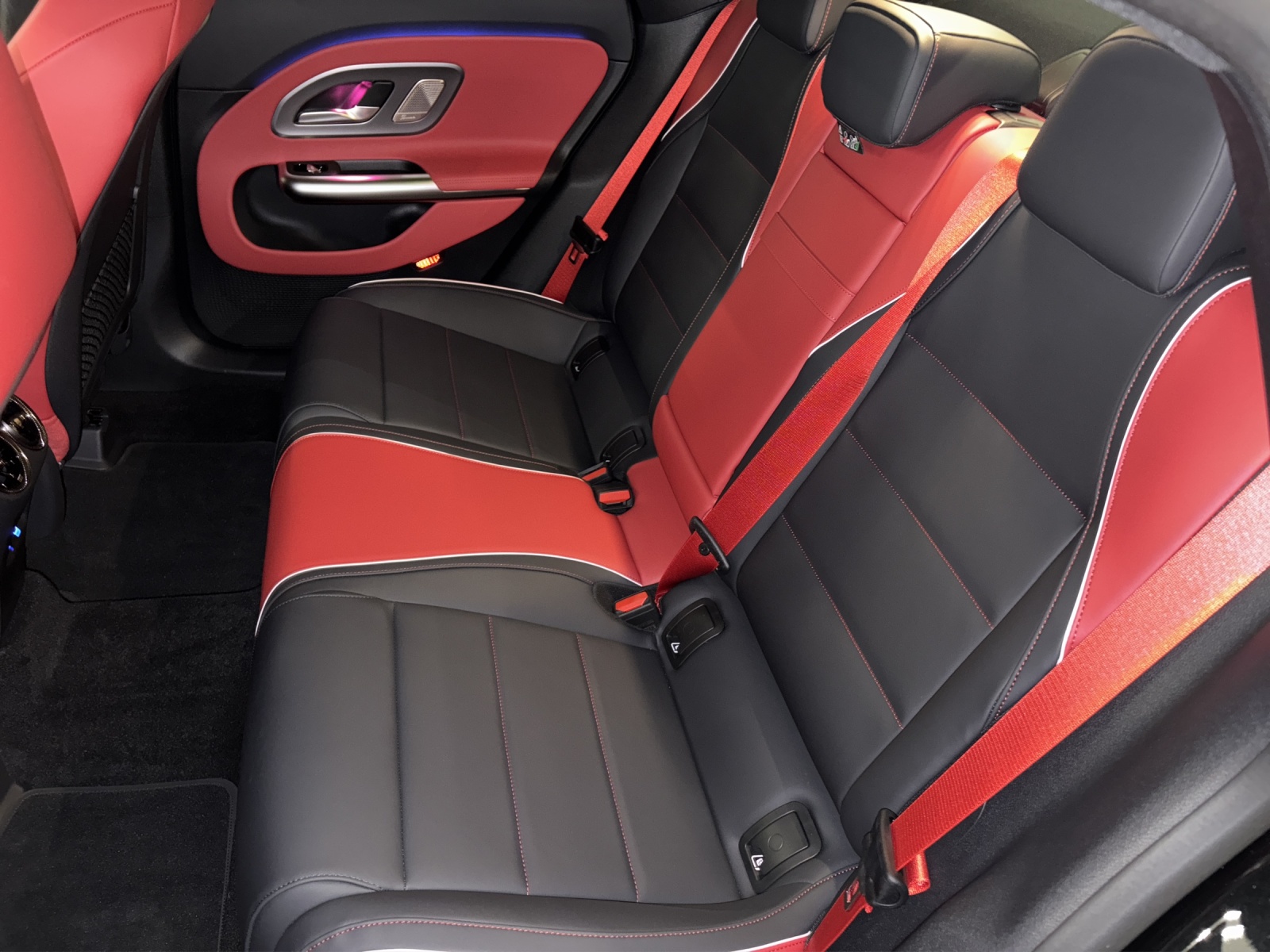 MERCEDES-BENZ CLA 220 4M-image-10