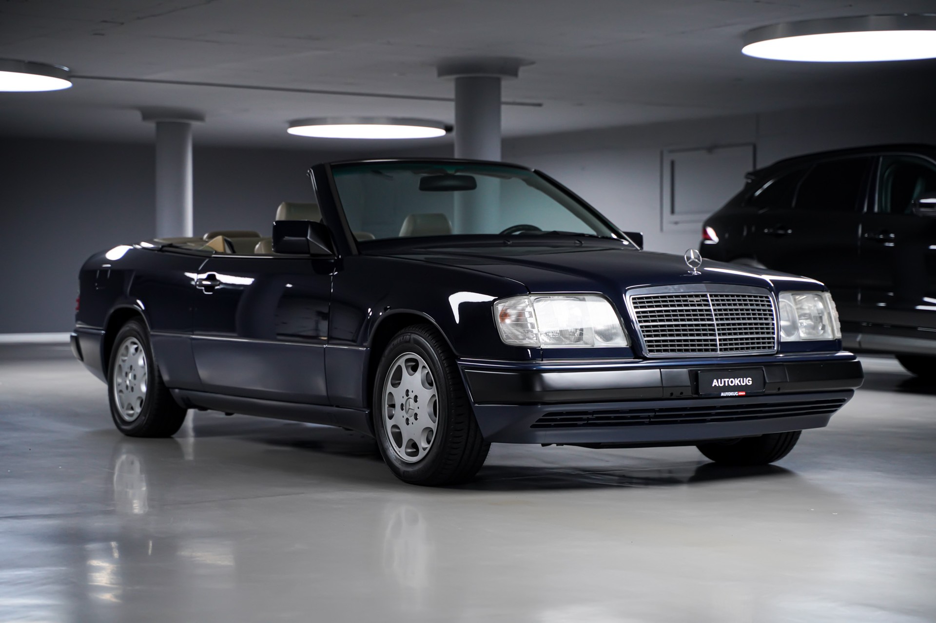 MERCEDES-BENZ 300 CE-24 Cabrio-image-9