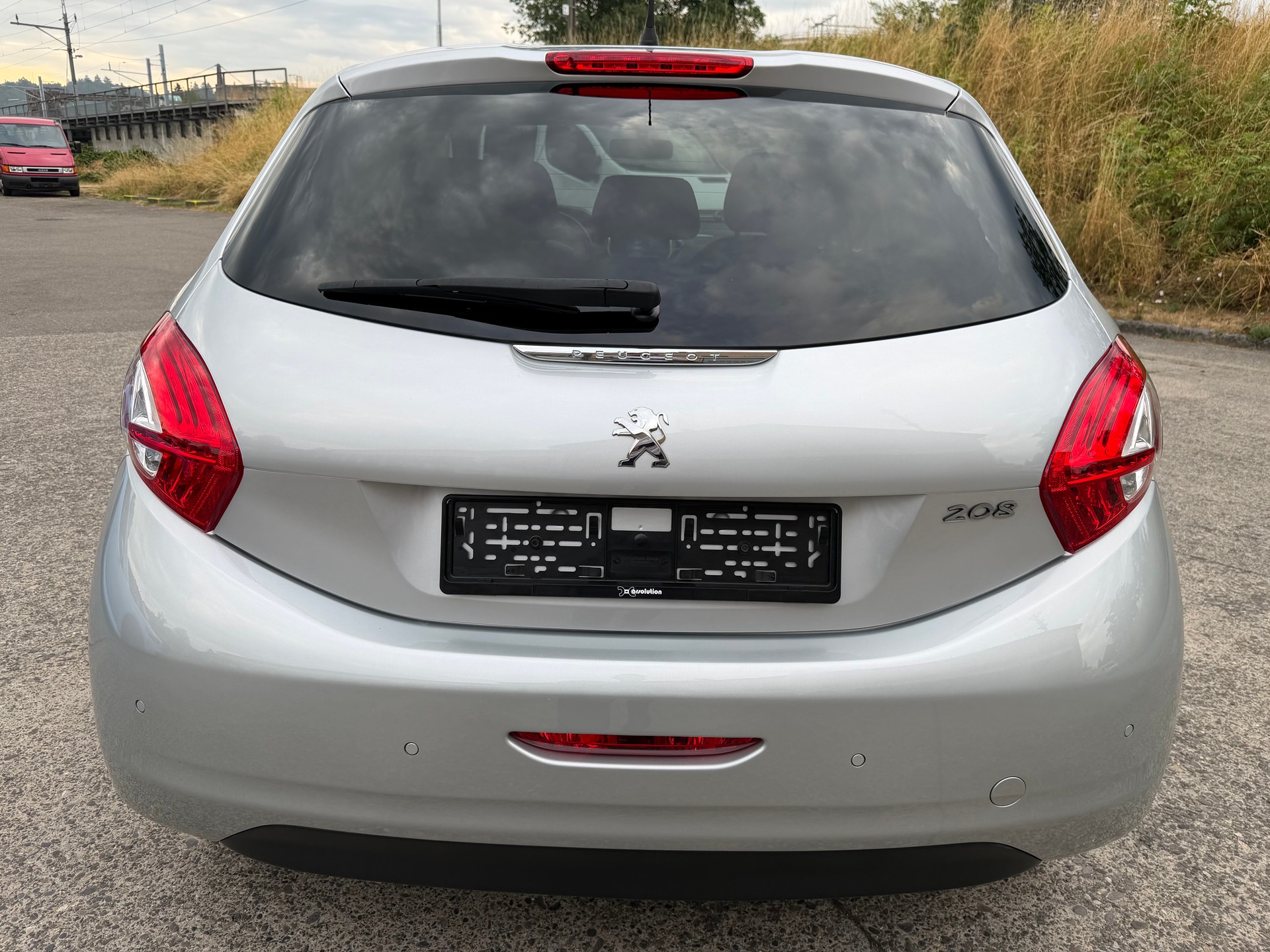 PEUGEOT 208 1.2 VTI Style-showroom-element-3