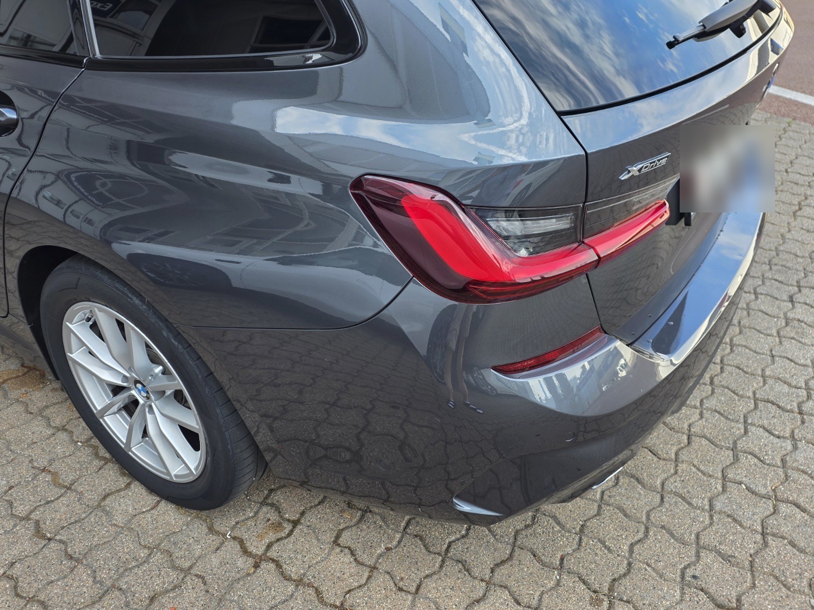 BMW 320d xDrive 48V Touring M Sport Steptronic-image-50