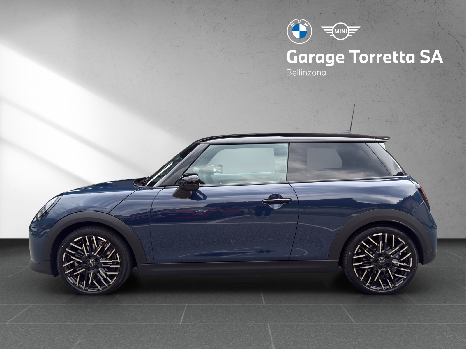 MINI Cooper S DKG-showroom-element-1