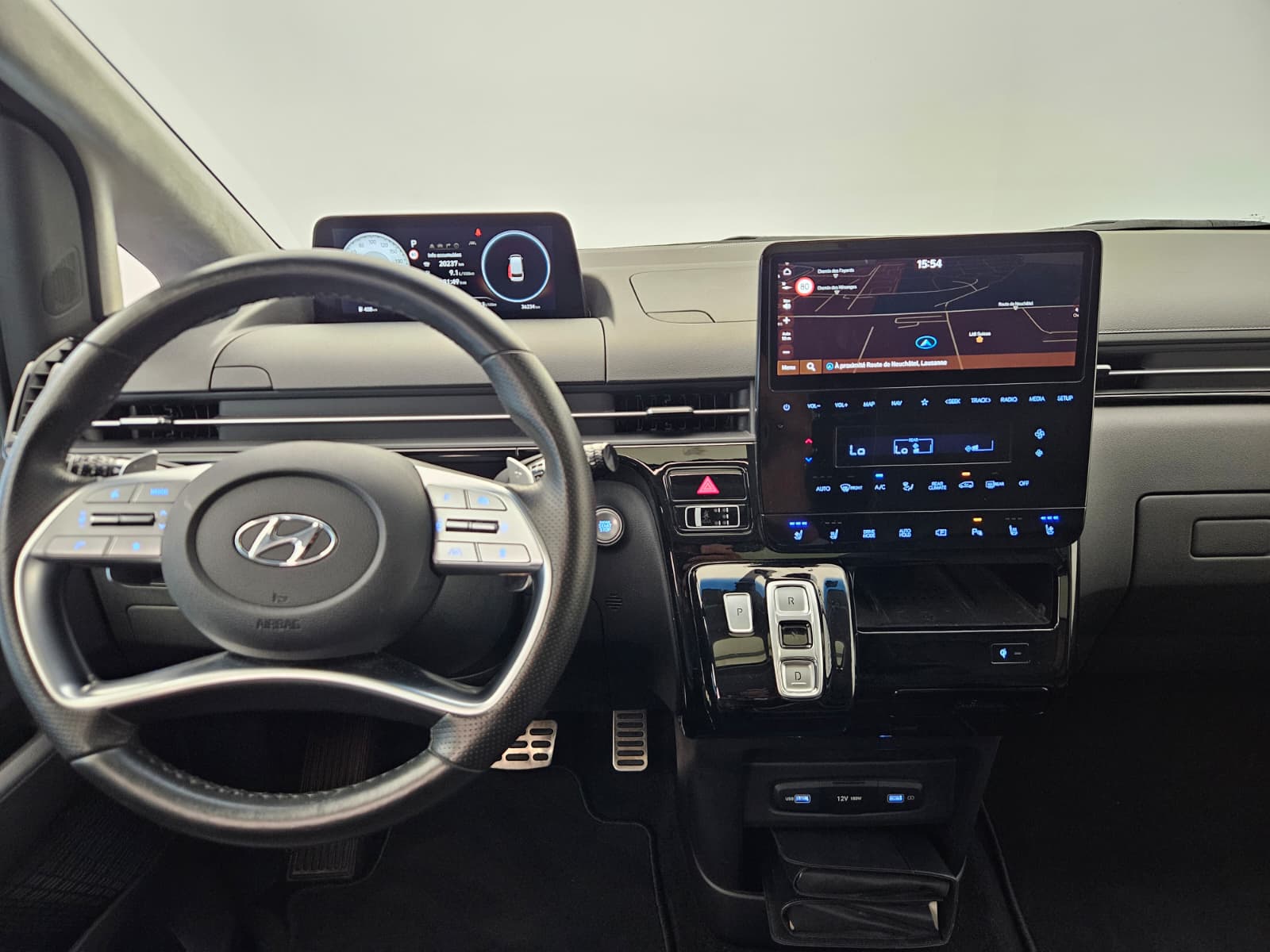 HYUNDAI Staria Premium 2.2 CRDi Vertex 4WD A-image-9
