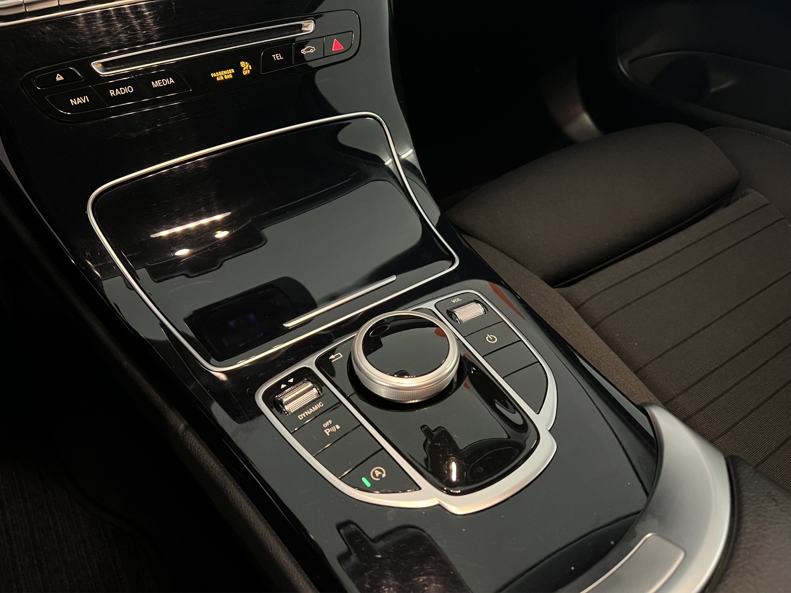 MERCEDES-BENZ C 220 d Swiss Star Avantgarde 4Matic 9G-Tronic-image-14