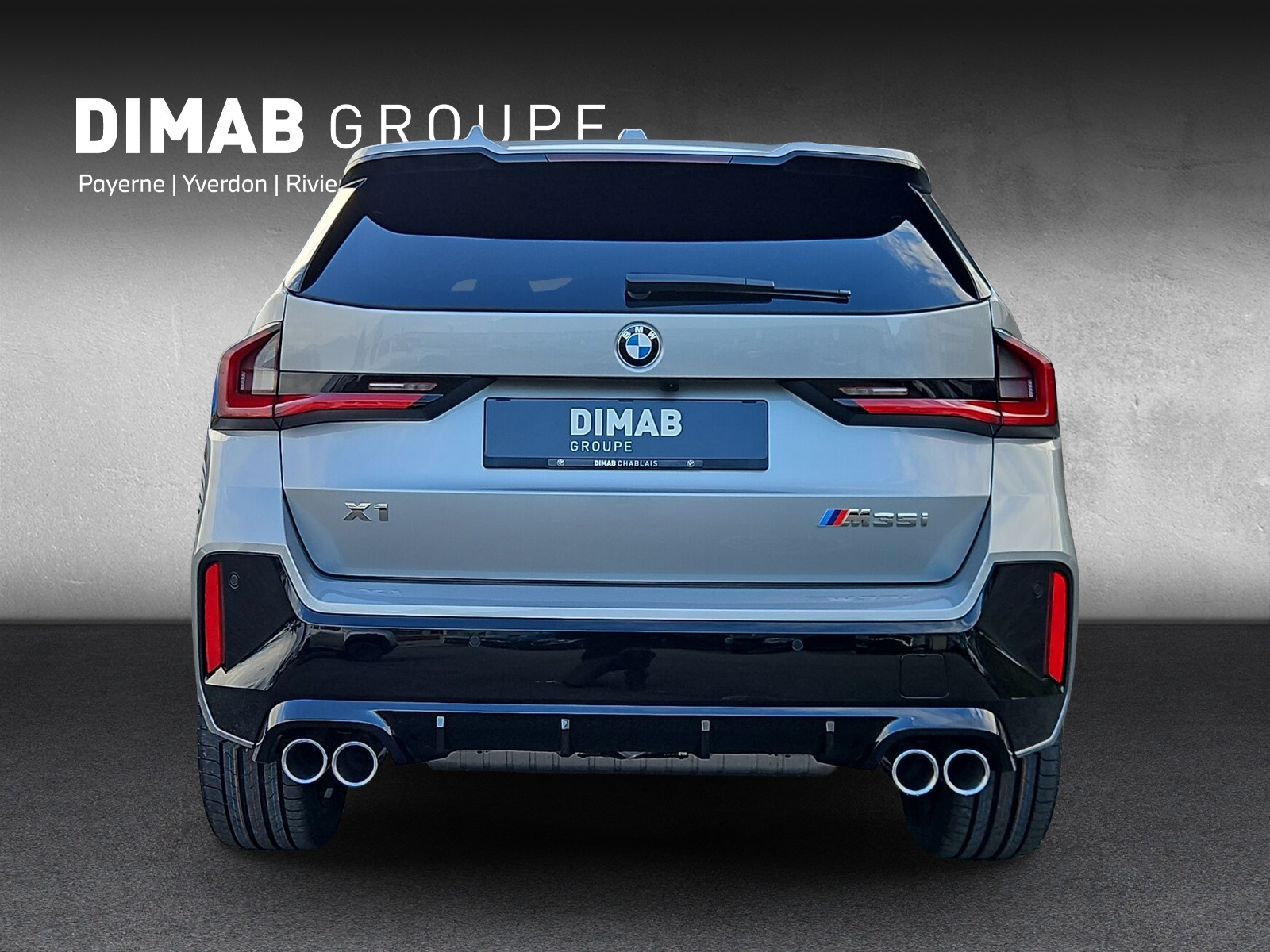 BMW X1 xDrive M35i-showroom-element-3